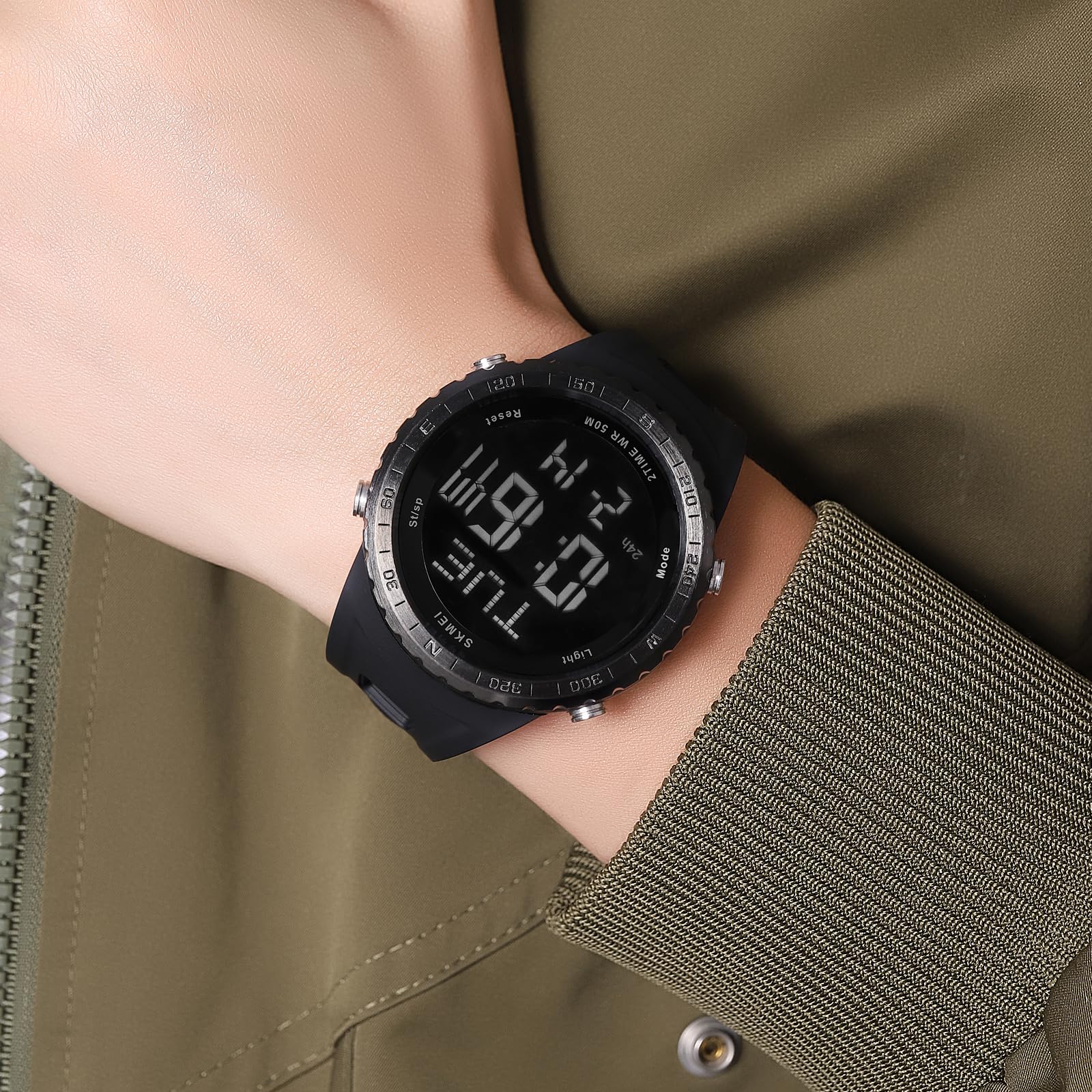 Gosasa Orologio digitale da uomo, con numeri grandi, per sport, attività all'aperto, impermeabile, a LED, multifunzione