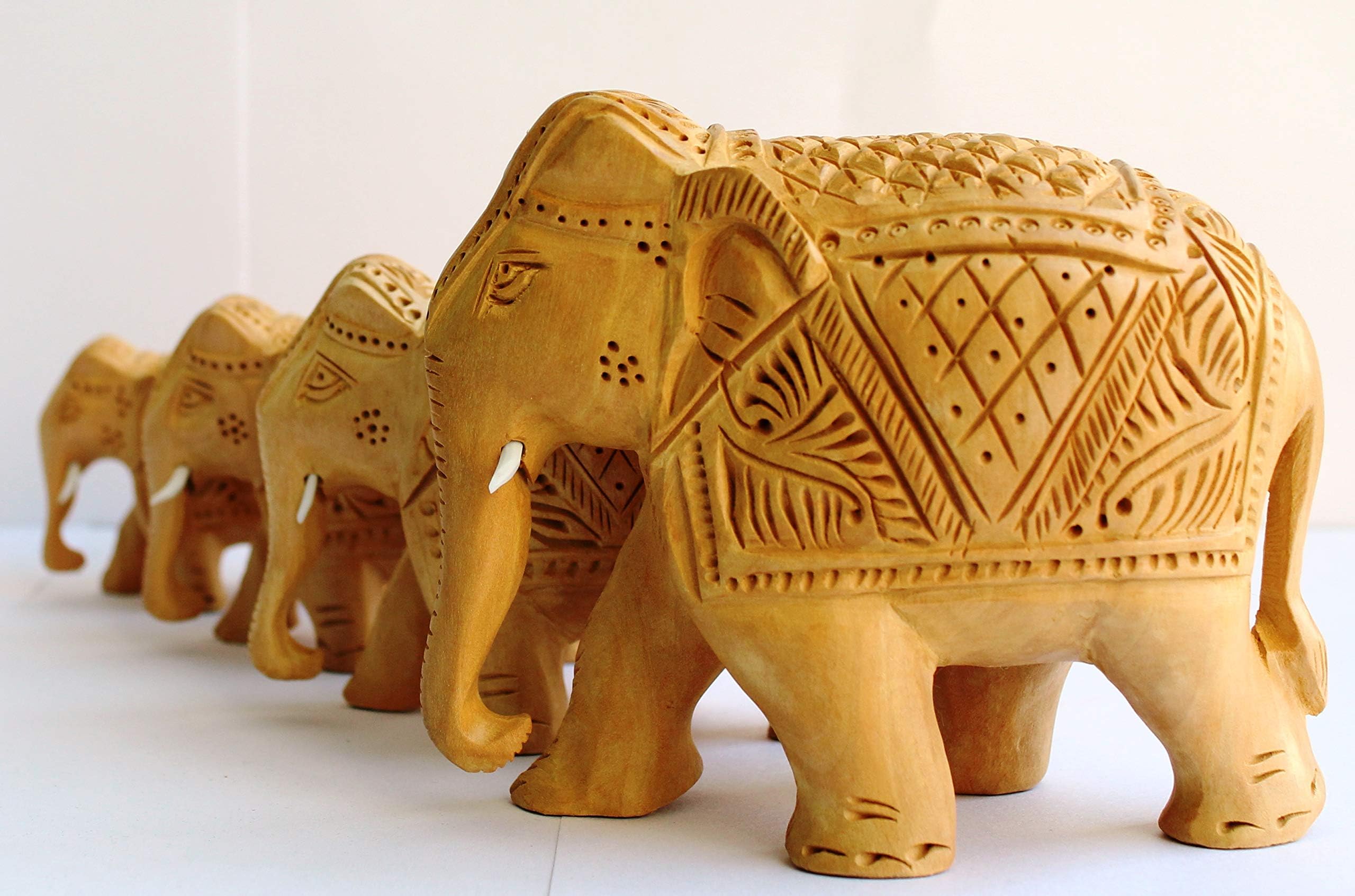Craftngifts Big Sale - Wooden Elephant Statues Set of 4 - Elephant Figurines Ornament Living Room/Table Top/Housewarming Gifts/Home Decor Accessory