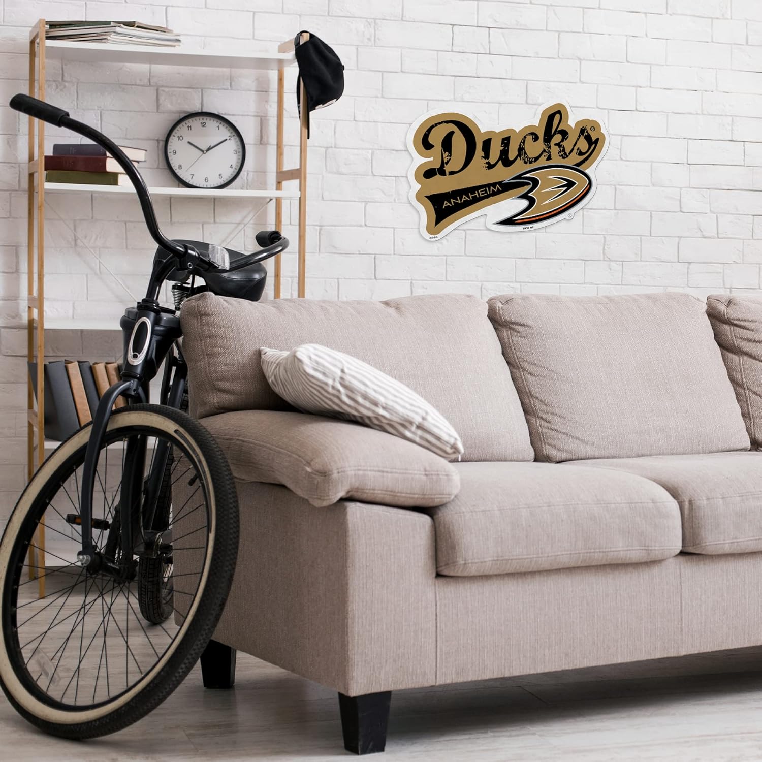 NHL Rico Industries Pennant Shape Cut Pennant - Home and Living Room Décor - Soft Felt EZ to Hang - Image 3