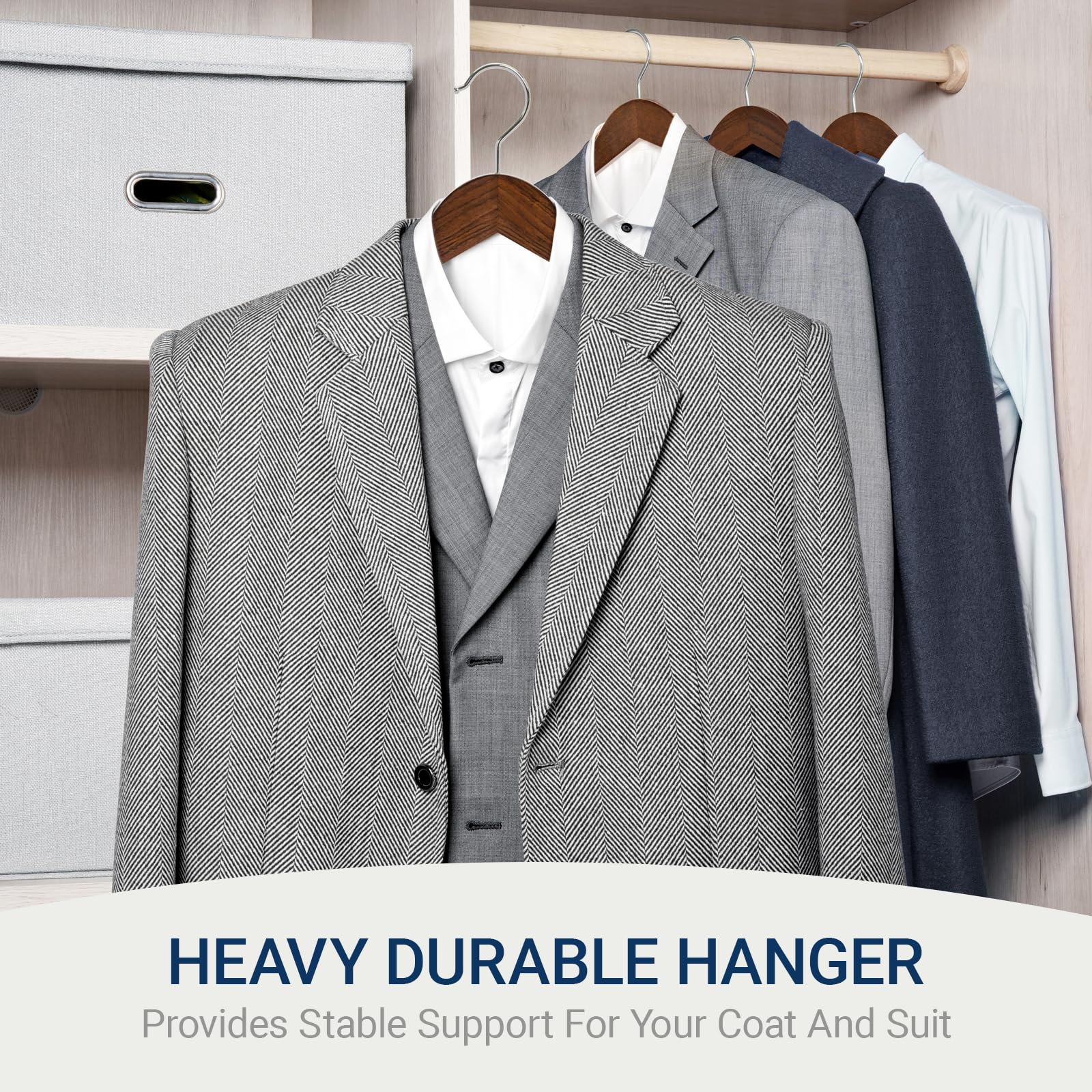 Amber Home Paquete de 6 perchas de madera retro con hombros anchos | Perchas de madera con barra de bloqueo antideslizante, perchas de ropa para chaquetas, suéteres, pantalones y ropa pesada