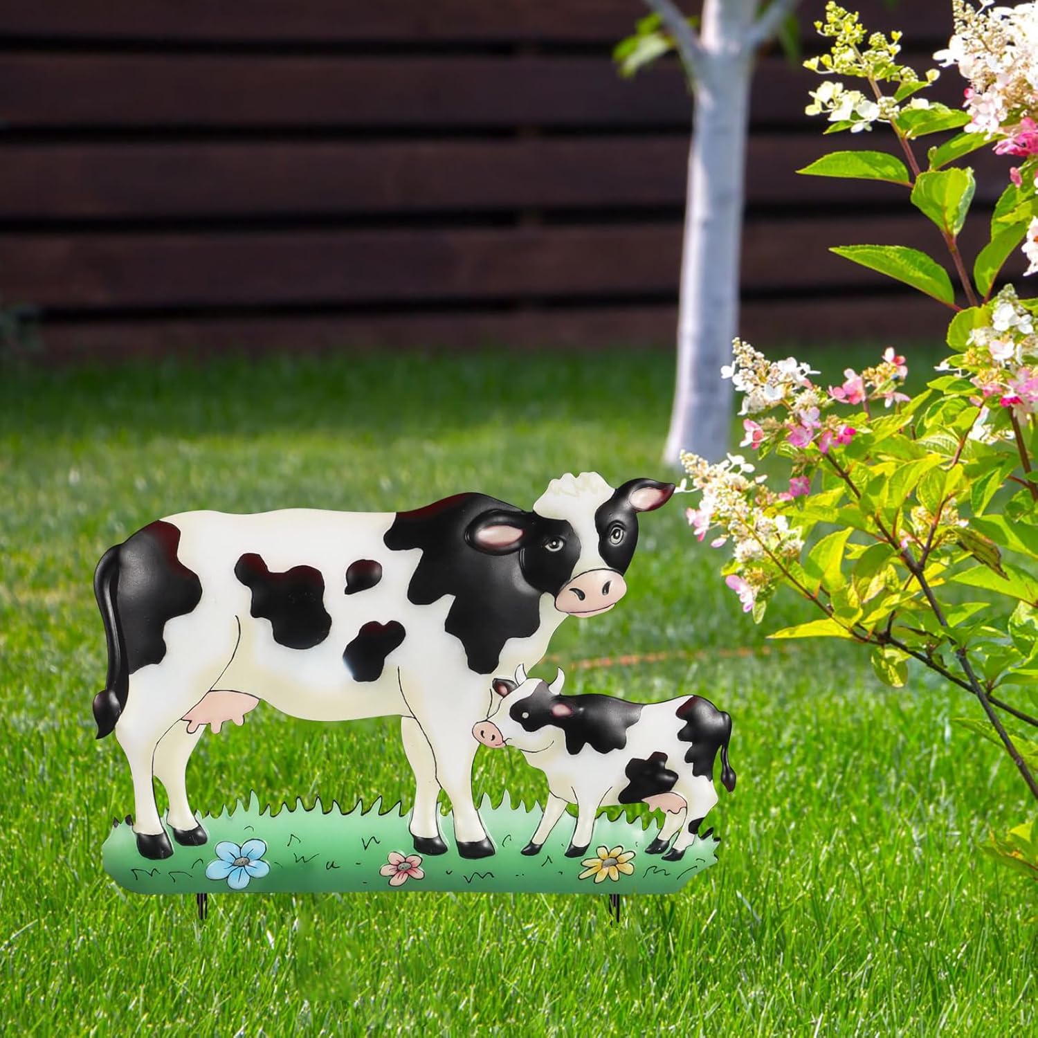 Decorative Garden Stakes with Cow Design,Ideal for Cow Lovers for Yard Art, Outside, Patio, Outdoor Decor, Garden Decorations, Lawn Ornaments