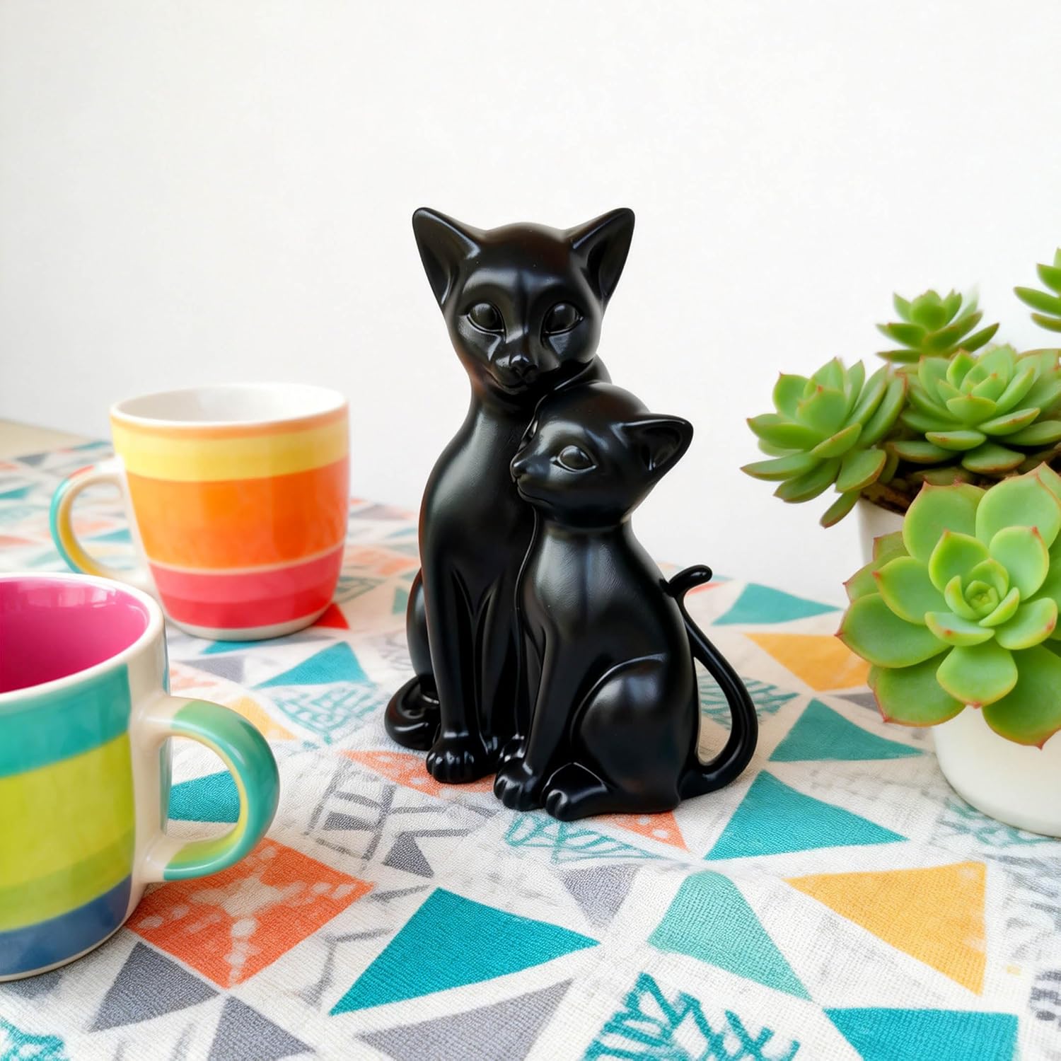 Black Cat Couple Statue Creative Artistic Animal Sculpture for Lovers Modern Living Room Decor for Families Creative Gift for Female Cat Lovers
