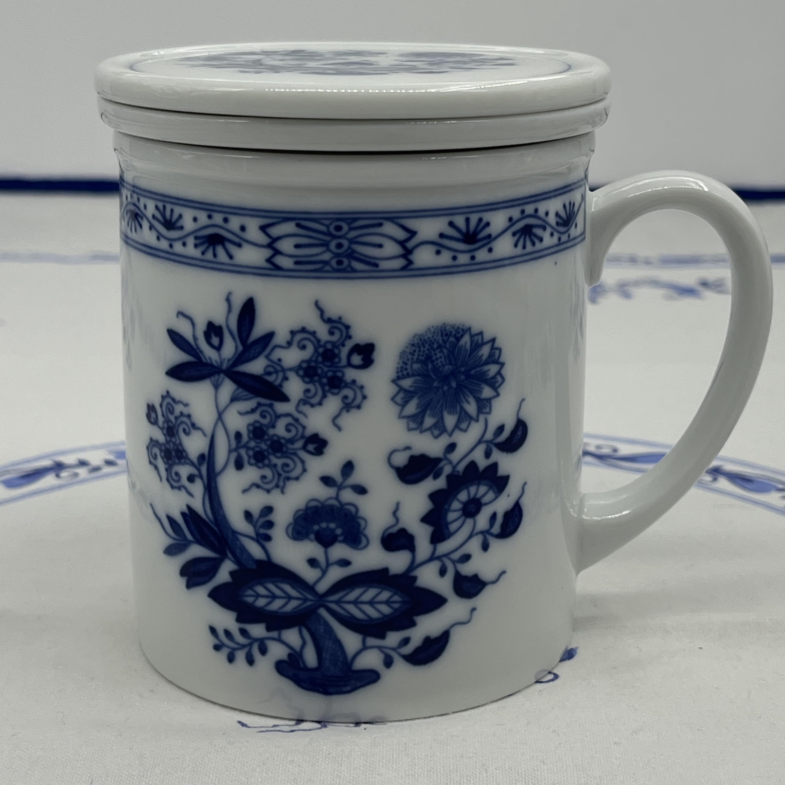 Generisch Zwiebelmuster Porzellan Teetasse Teebecher mit Sieb & Deckel 0,35L 8 cm breit 9,5 cm hoch