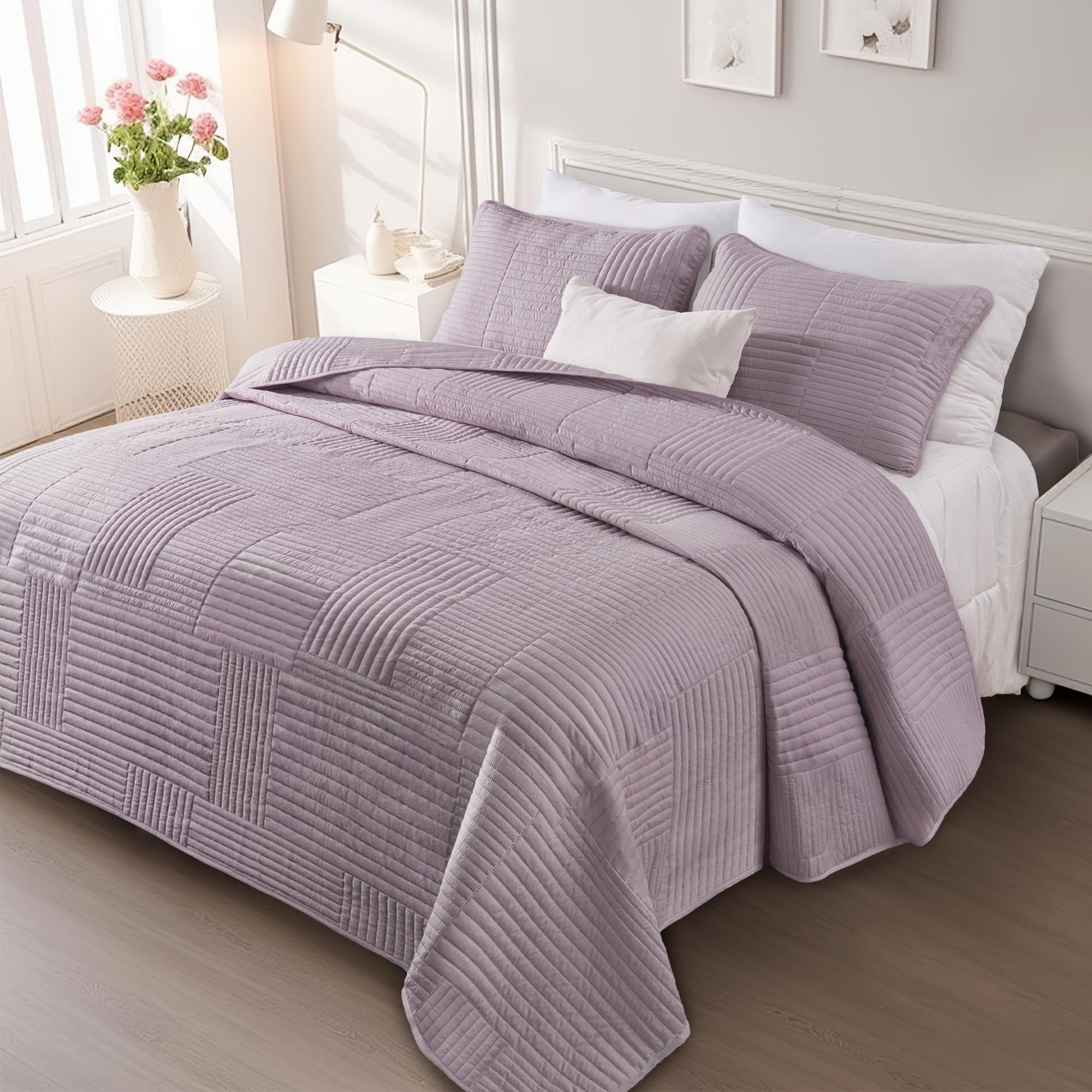 Whale Flotilla Ultra Soft King Quilt Bedding Set, Lightweight Summer Lilac Ash Quilts Bedspreads Oversized, Ultrasonic Geometric Coverlet Bed Cover for All Seasons (1 Quilt, 2 Pillow Shams)