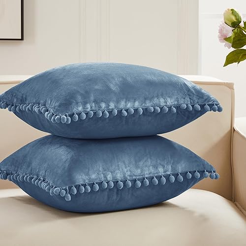 Vista 98 de Deconovo Juego de 2 fundas de almohada de terciopelo, 20 x 20 pulgadas, color verde azulado, cuadradas, con pompones, suaves, con cremallera