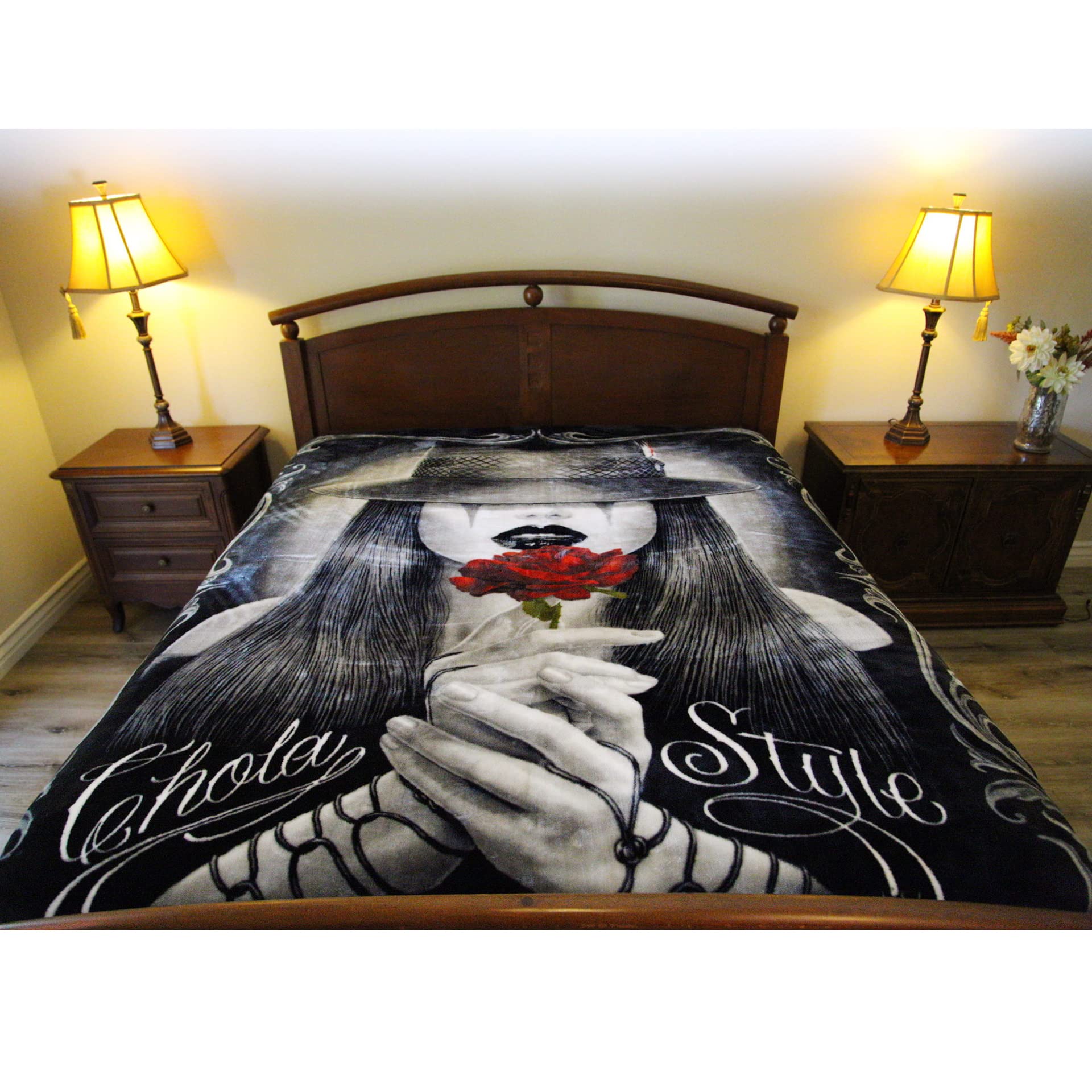 Amazon.com: Plush Throw Blanket - Chola Style - Queen Bed 79