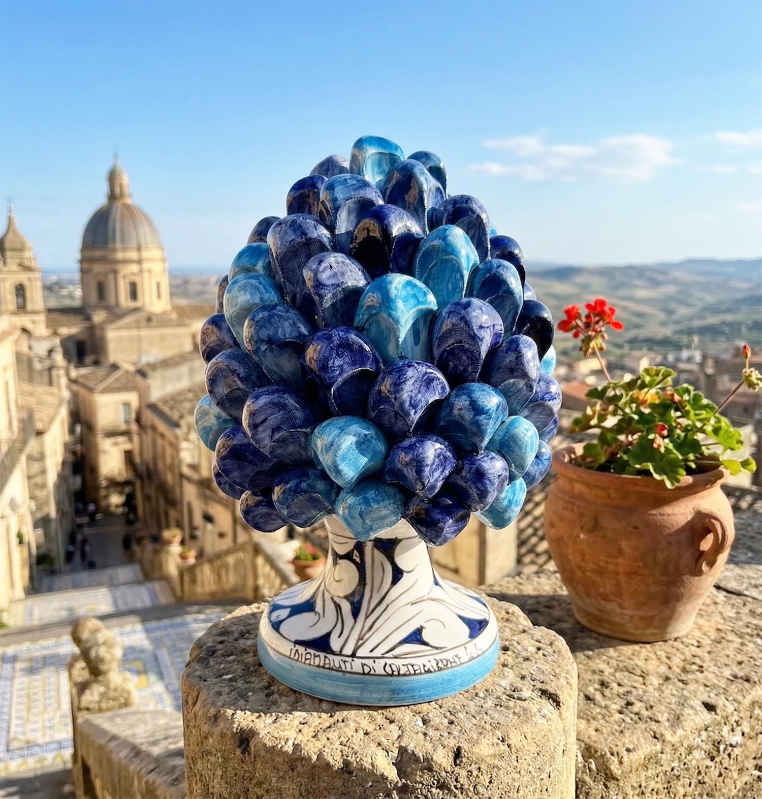 Pigna en céramique sicilienne Caltagirone fait main décoration bleue