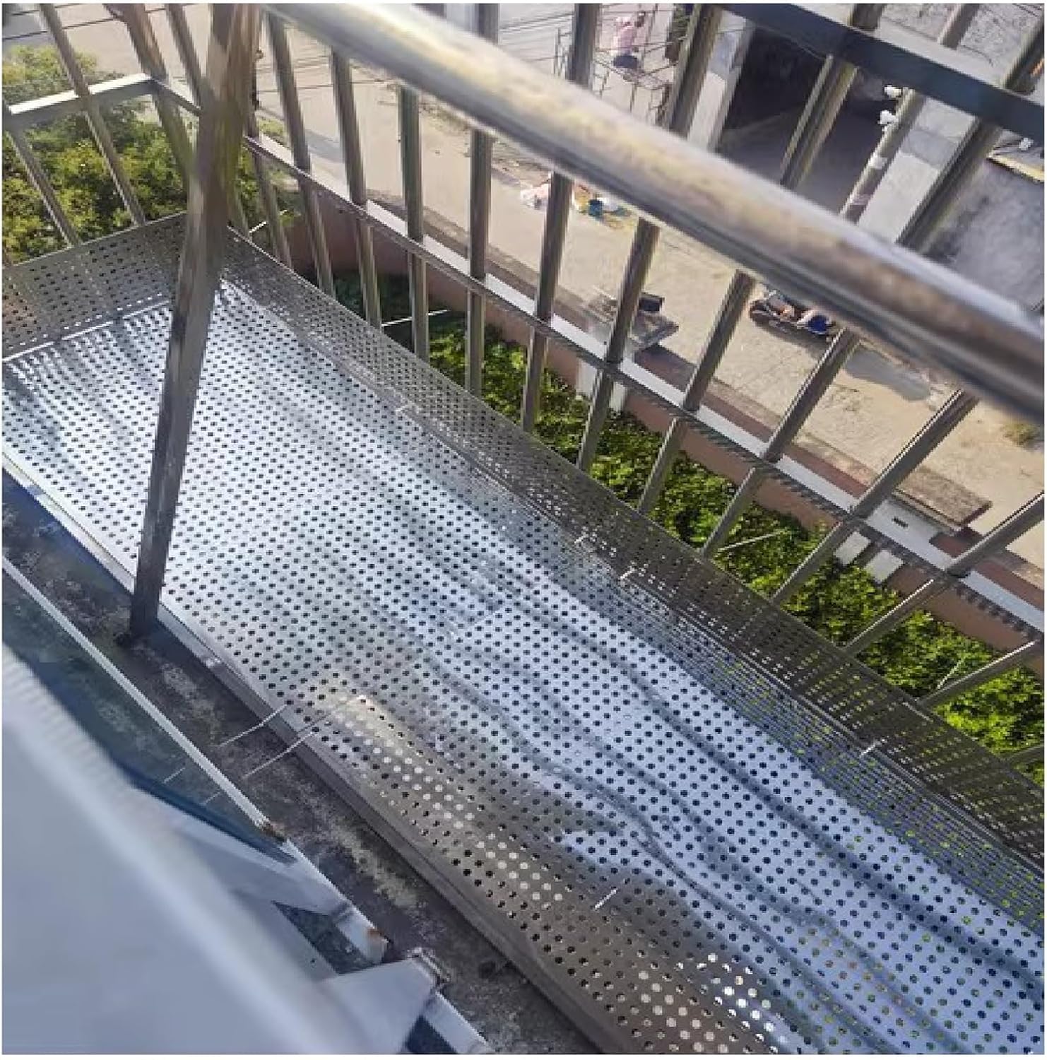 Plaque perforée en acier contre le vide du balcon avec ce panneau métallique anticorrosion