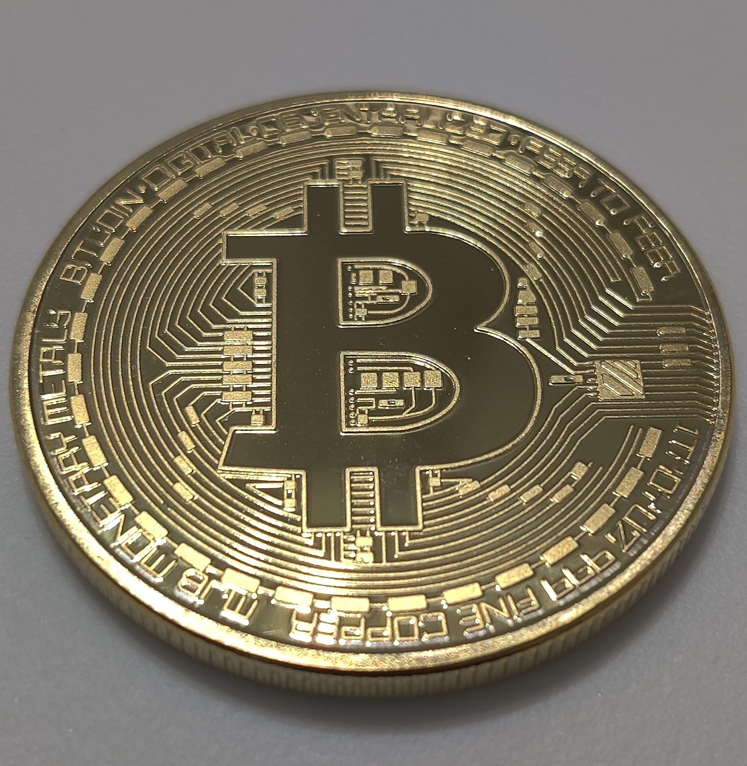 Amazon | 3パック 暗号通貨コイン | ビットコイン (BTC) イーサリアム (ETH) ドゴコイン (犬) | 物理コイン ゴールド |  通販