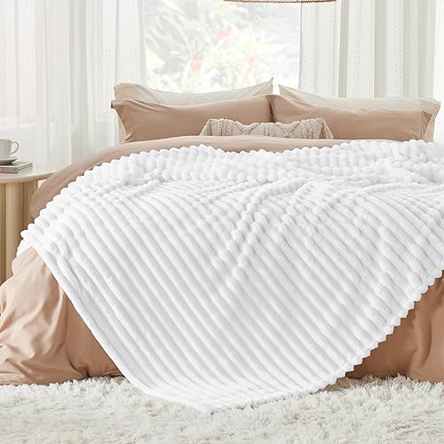 Miniatura 357 de Bedsure GentleSoft Twin Blanket for Couch - Cozy Soft Blankets for Women, Cute Small Fleece Throws for Girls, Light Grey, 60x80 Inches