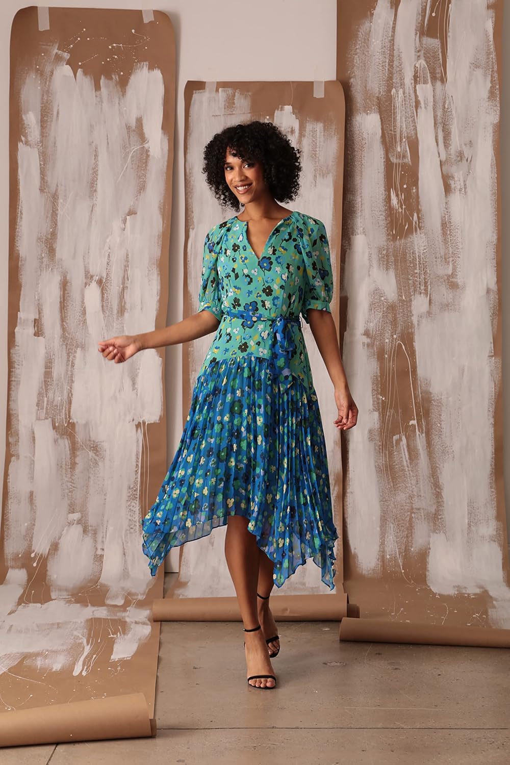 Maggy London Women's Women's Pleated Skirt Hankey Hem Dress