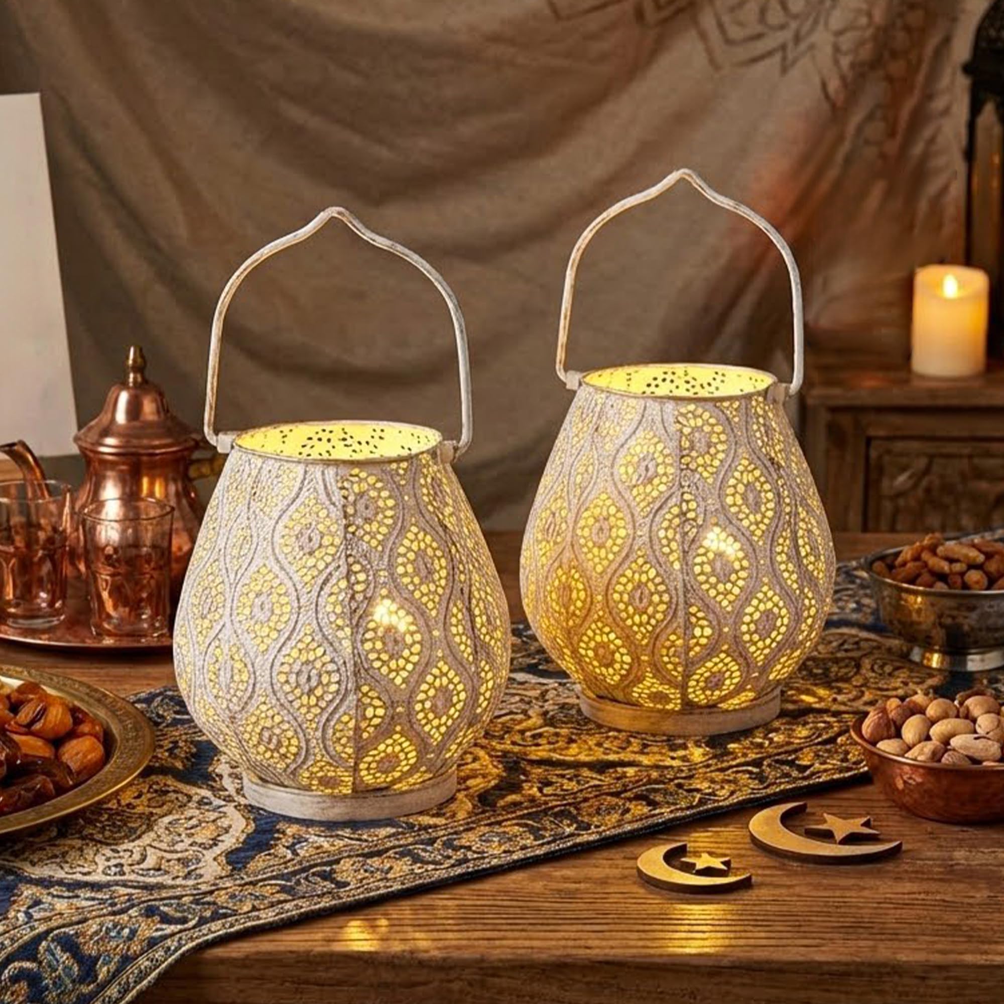 TRIROCKS Set of 2 Moroccan Style Metal Table Lamp 18cm High Battery Powered Wireless Lanterns with LED Fairy Lights Light Bulb Perfect for Living Room Parties Table Indoor (White