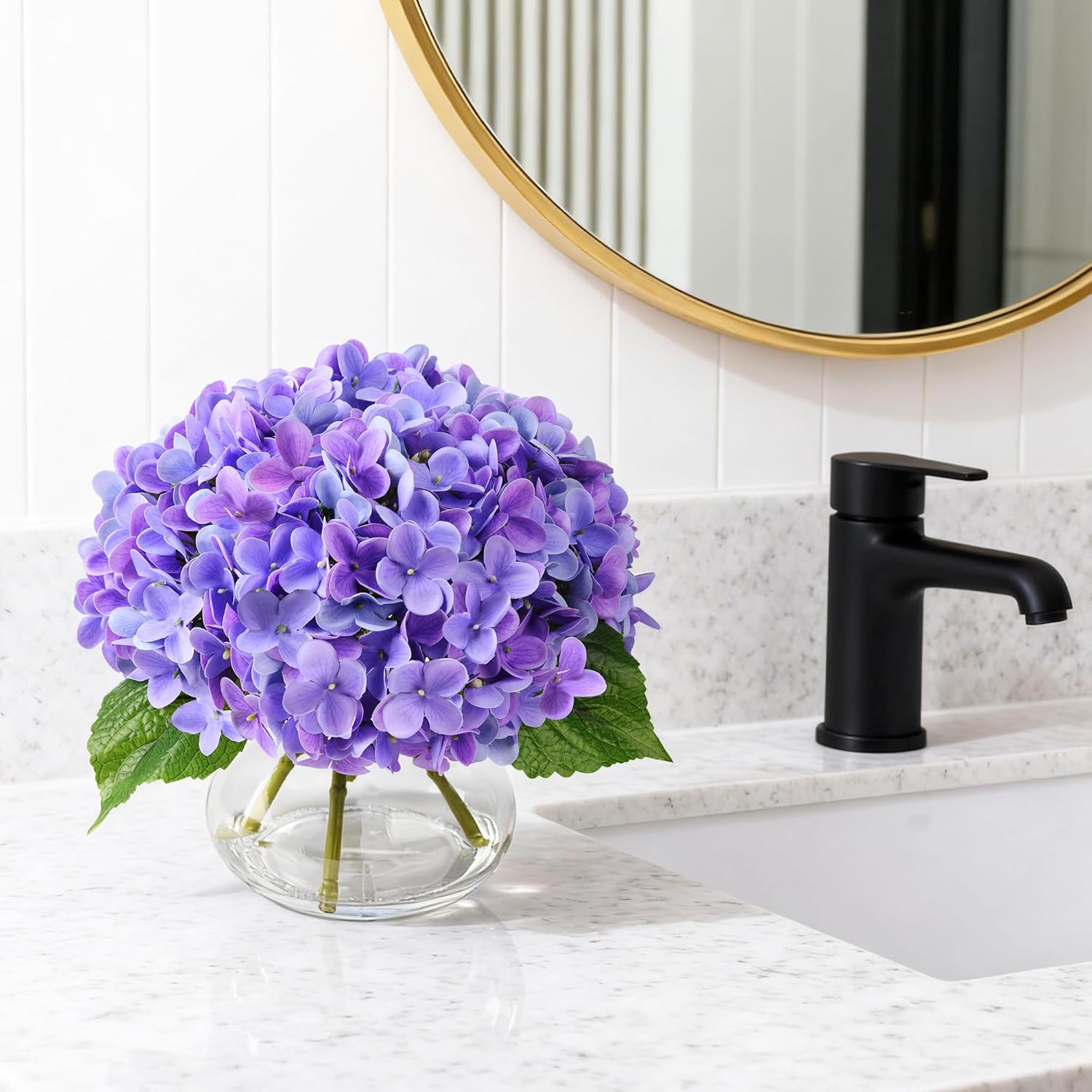 Artificial Hydrangea Flowers Arrangements in Glass Vase for Home Decoration, Faux Hydrangea Flowers for Floral Arrangements with Faux Water Wedding Bouquets Kitchen Table Centerpiece Decorations