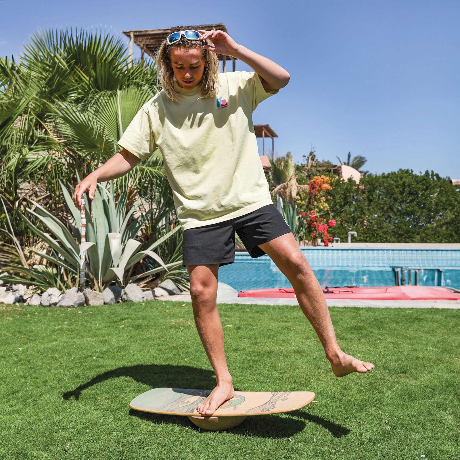 F2 Marken Balance Board Set mit Korkrolle oder Halbkugel 14 Modelle wählbar Rutschfestes Board Balance Training Fitness Holz 8 lagig Training und Spaß für Kinder und Erwachsene