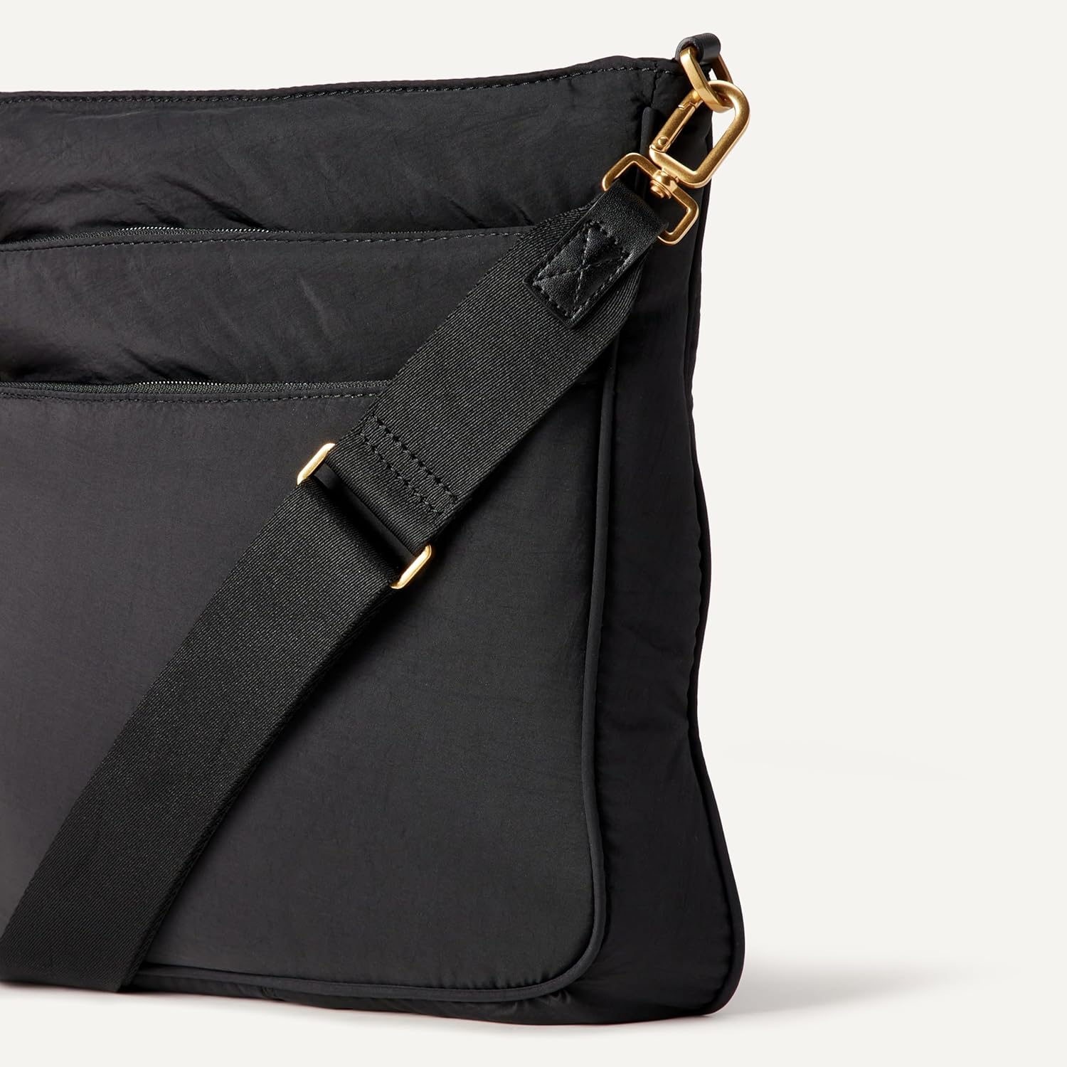 Amazon Essentials Women's Slim Nylon Crossbody Bag - Image 5