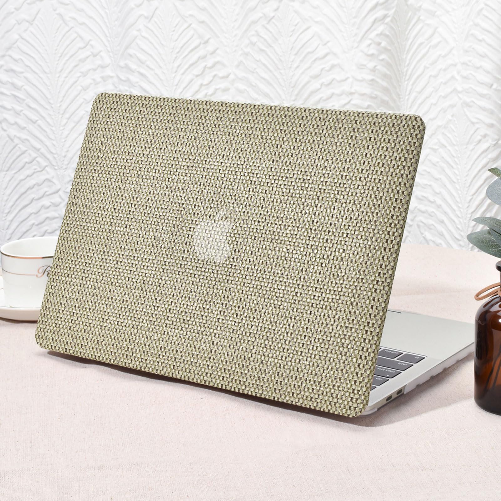 Seorsok Compatible with MacBook Pro 13 inch Case M2 2023,2022,2021-2016 A2338 M1 A2251 A2289 A2159 A1989 A1708 A1706,Elegant Leather Plastic Hard Case Transparent Keyboard Cover,Flaxen Woven Fabric