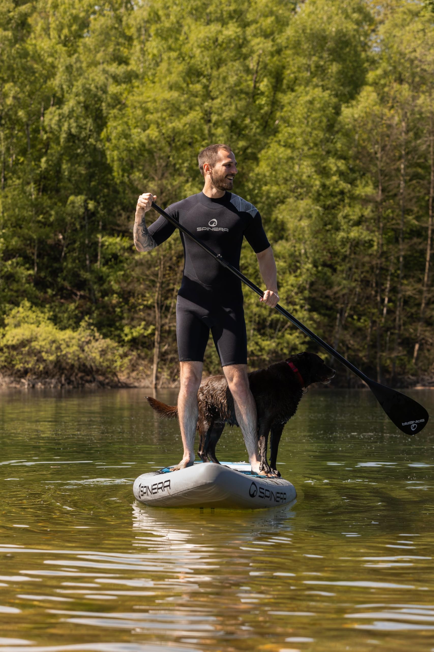 Spinera Light SUP Komplettset – Aufblasbares Stand Up Paddle Board 3 Größen 10.6 | 11.2 | 11.8 Ultraleicht & stabil – inkl. Paddel, Pumpe & Rucksack