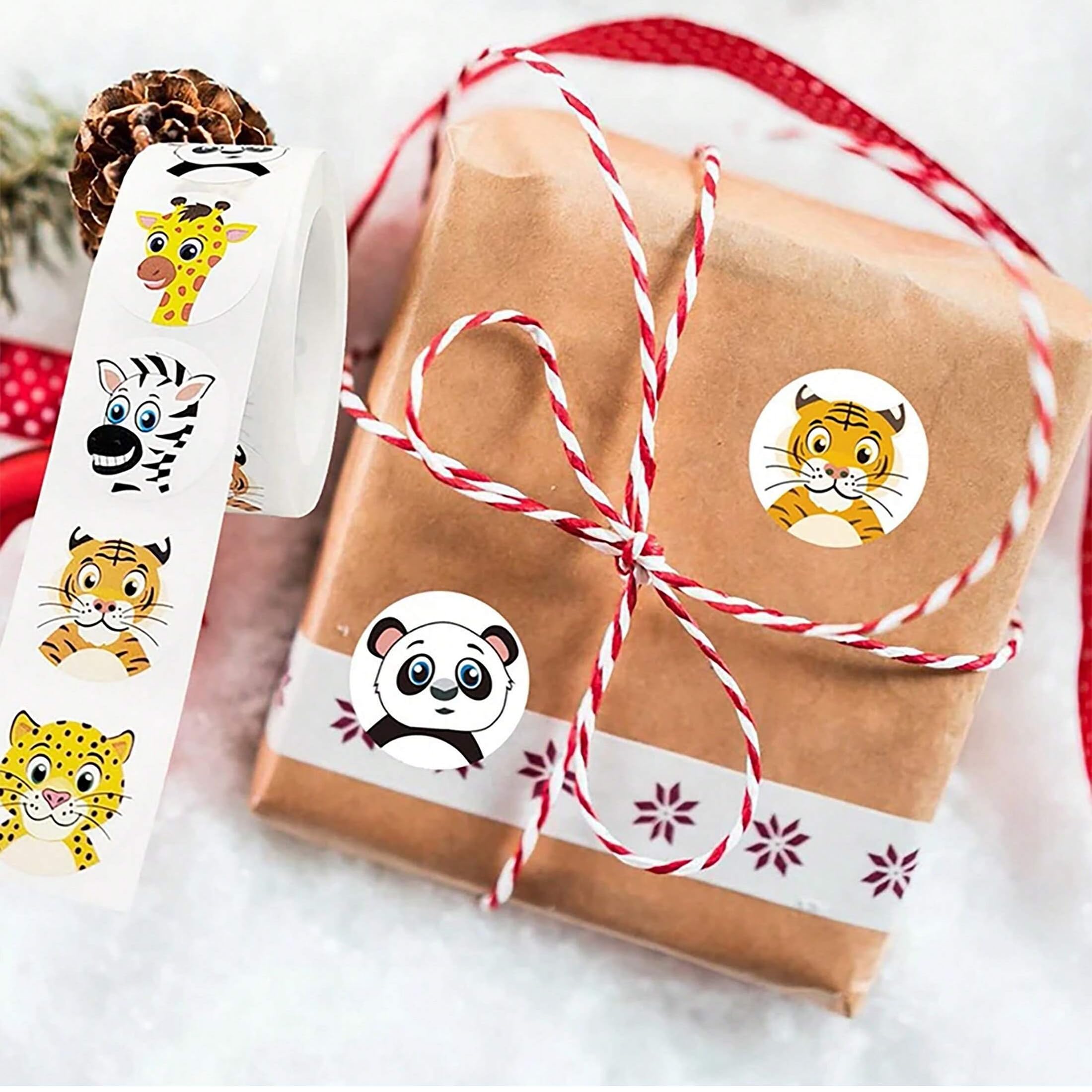PLAYZOCO Pegatinas De Animales Para Niños | 500 Calcomanías En Rollo De 2.5 Cm Con Diseños De Animales Exóticos