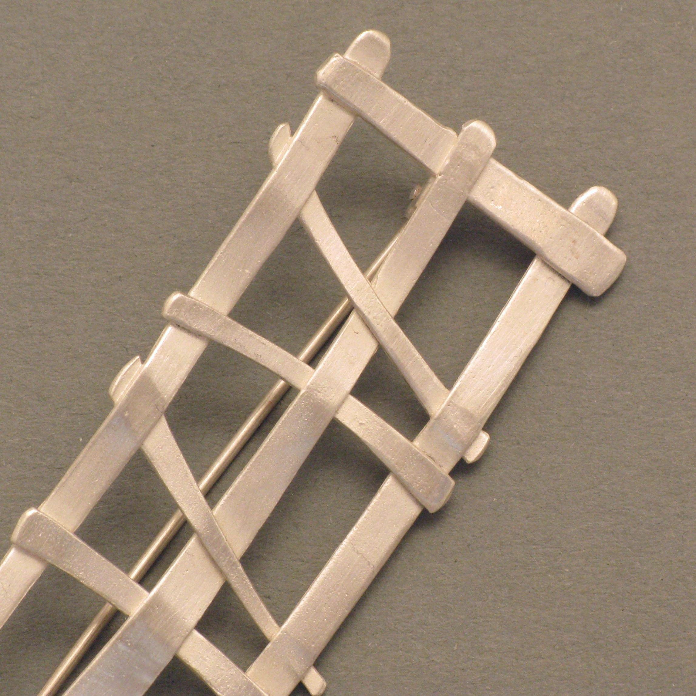 Silber-Brosche Gitter schmal, weiß