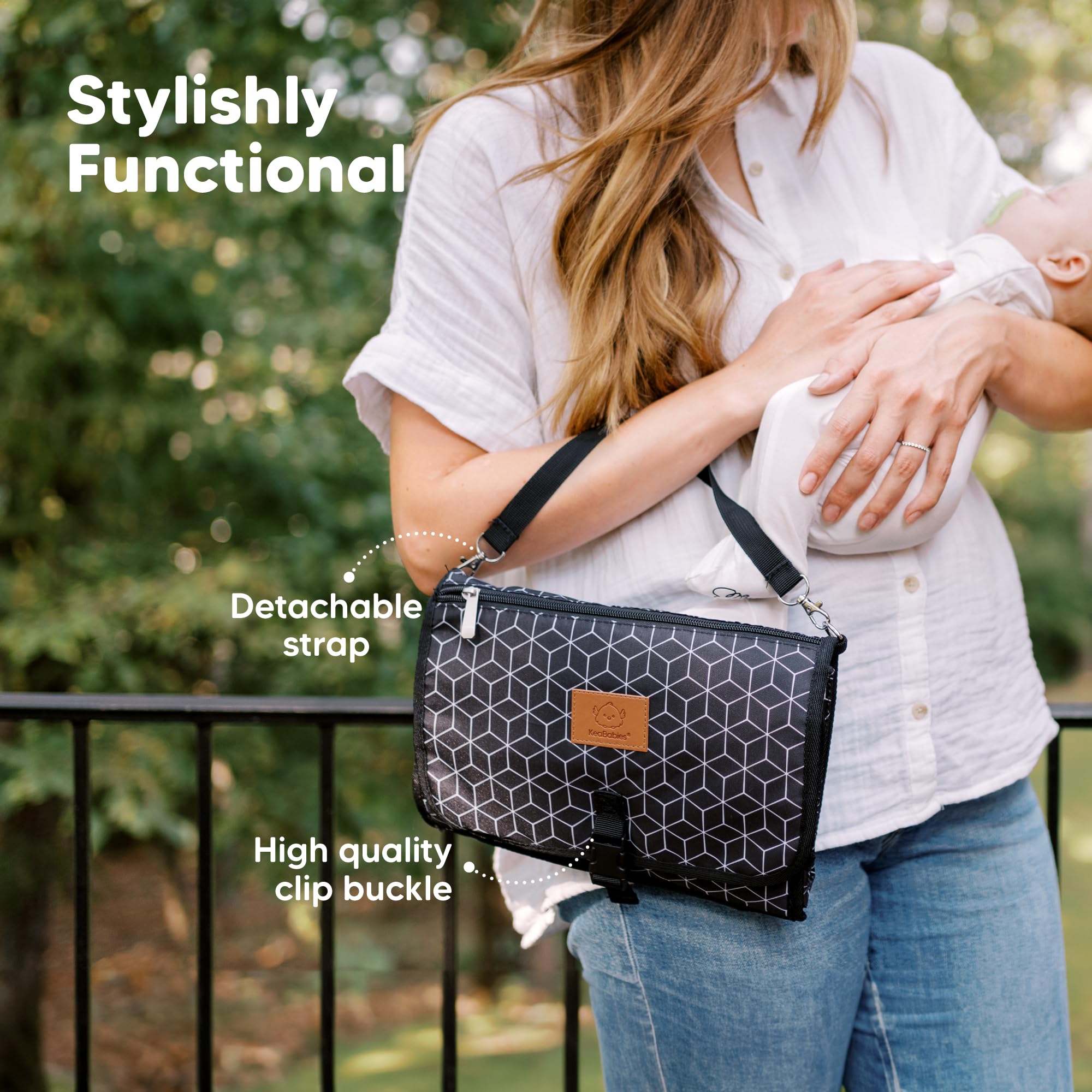 Coussin à Langer Pour Bébé - Tapis à Langer Portable Imperméable à L'eau - Station à Langer Pliante - Coussinets à Langer De Voyage - Pochette à Langer - Cadeau Pour Bébé (Black Geo)