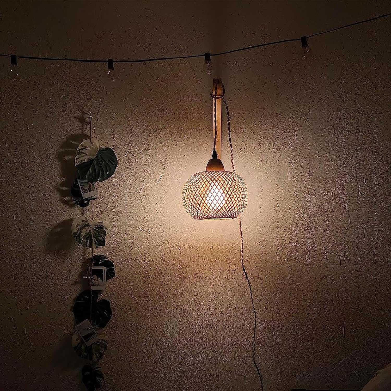 Drewniana Lampa Ścienna Wewnętrzna, Vintage Lampa Ścienna z Wtyczką i Przełącznikiem, Latarnia Bambusowa E27 Retro, Rattanowa Kinkiet do Sypialni Salonu (Bez Żarówki)