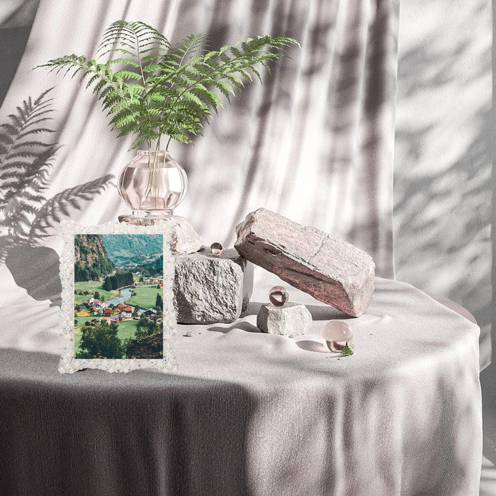 Didiseaon Retro Europeo Marco de Fotos de Metal Blanco para Escritorio | Estable sobre Mesa, Aleación de Zinc, Vidrio y Plástico, Protege Fotos y Resiste Deformaciones Varios estilos