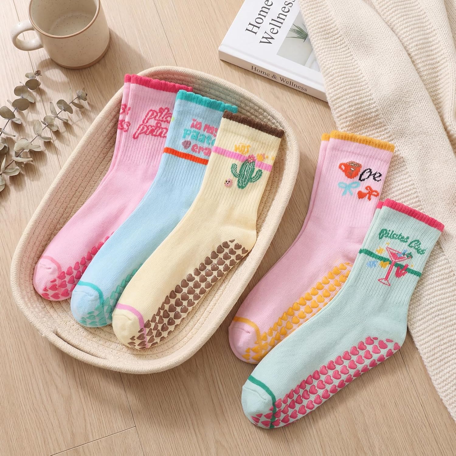 Halfchet 5 Pairs Women Pilates Grippy Socks Cute Non-slip Socks image 4