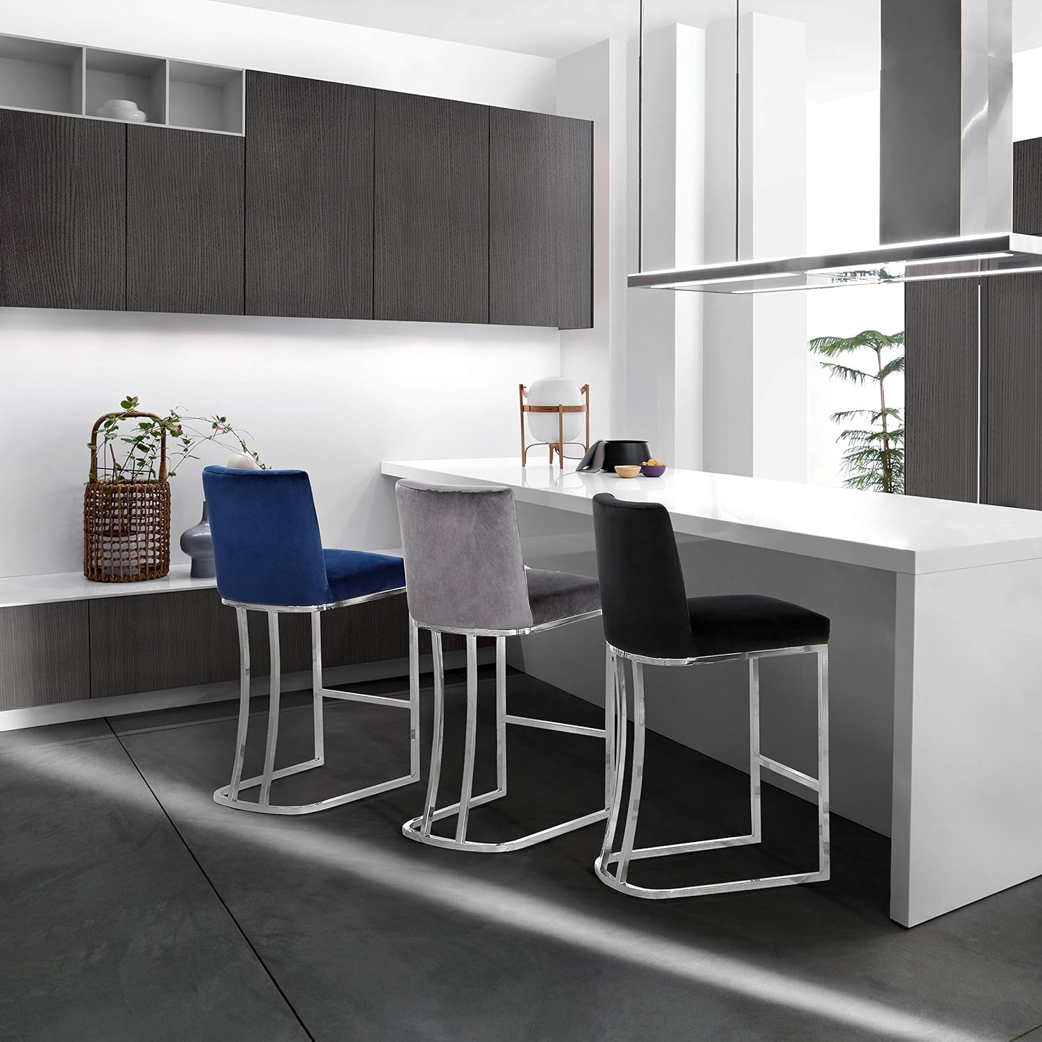 Meridian Furniture Heidi Collection Modern | Contemporary Velvet Upholstered Counter Stool with Polished Chrome Metal Legs, 16" W x 19.5" D x 36.5" H, Grey