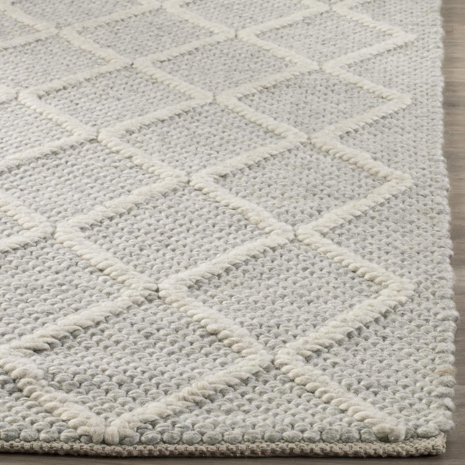 SAFAVIEH Natura Collection Runner Rug - 2'3" x 14', Silver & Ivory, Handmade Wool & Viscose, Ideal for High Traffic Areas in Living Room, Bedroom (NAT310B)