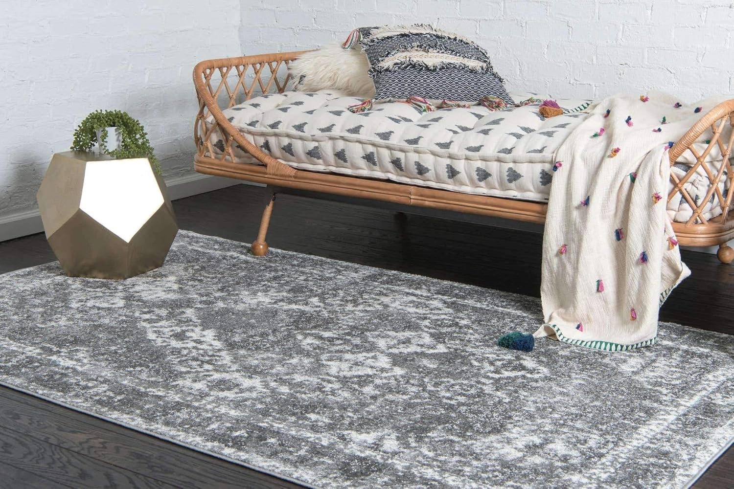 Unique Loom Rosso Collection Vintage, Traditional, Bohemian, Geometric, Distressed, Southwestern Area Rug (5' 0 x 8' 0 Rectangular, Gray/Ivory)