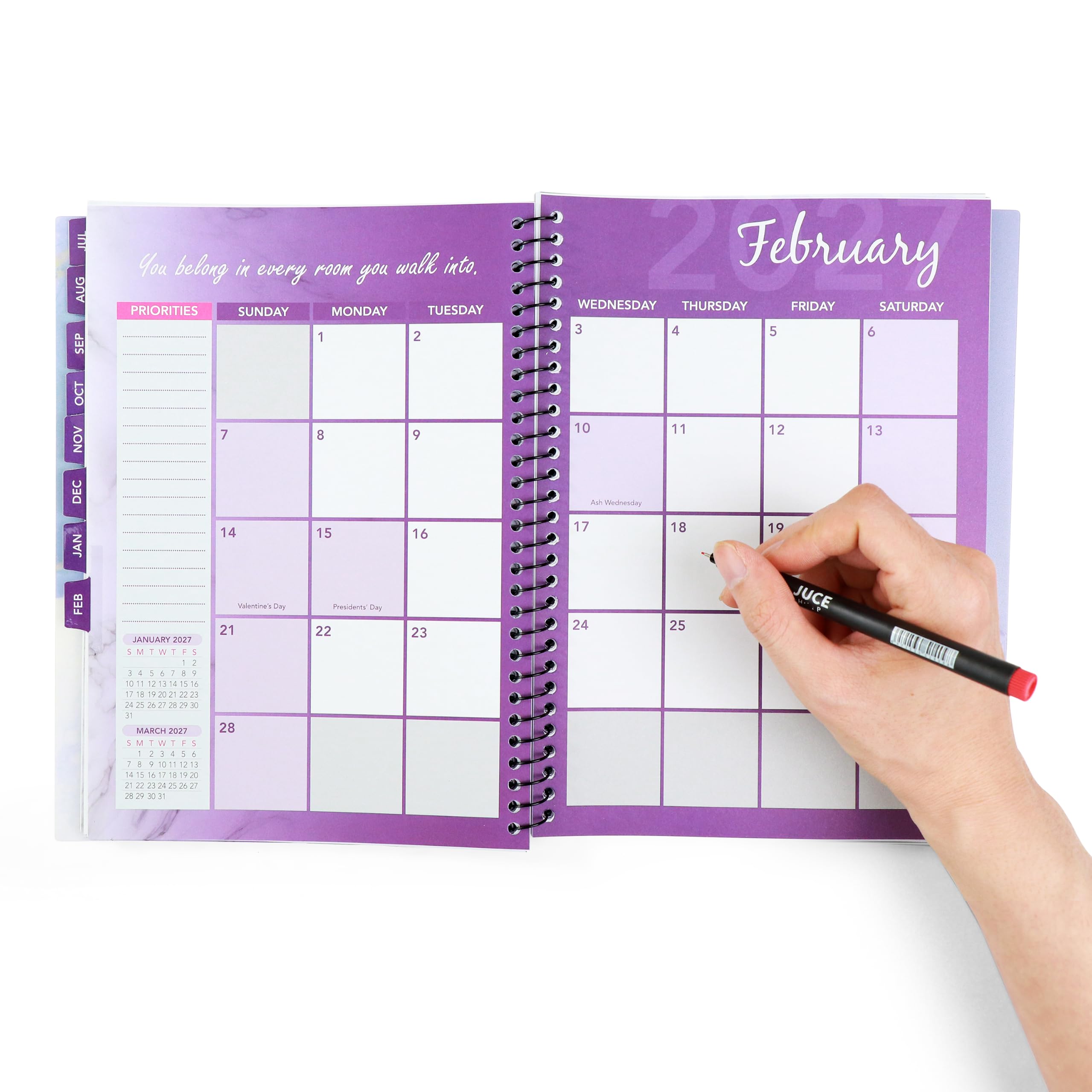 Calendario annuale. Mocassini eleganti da donna