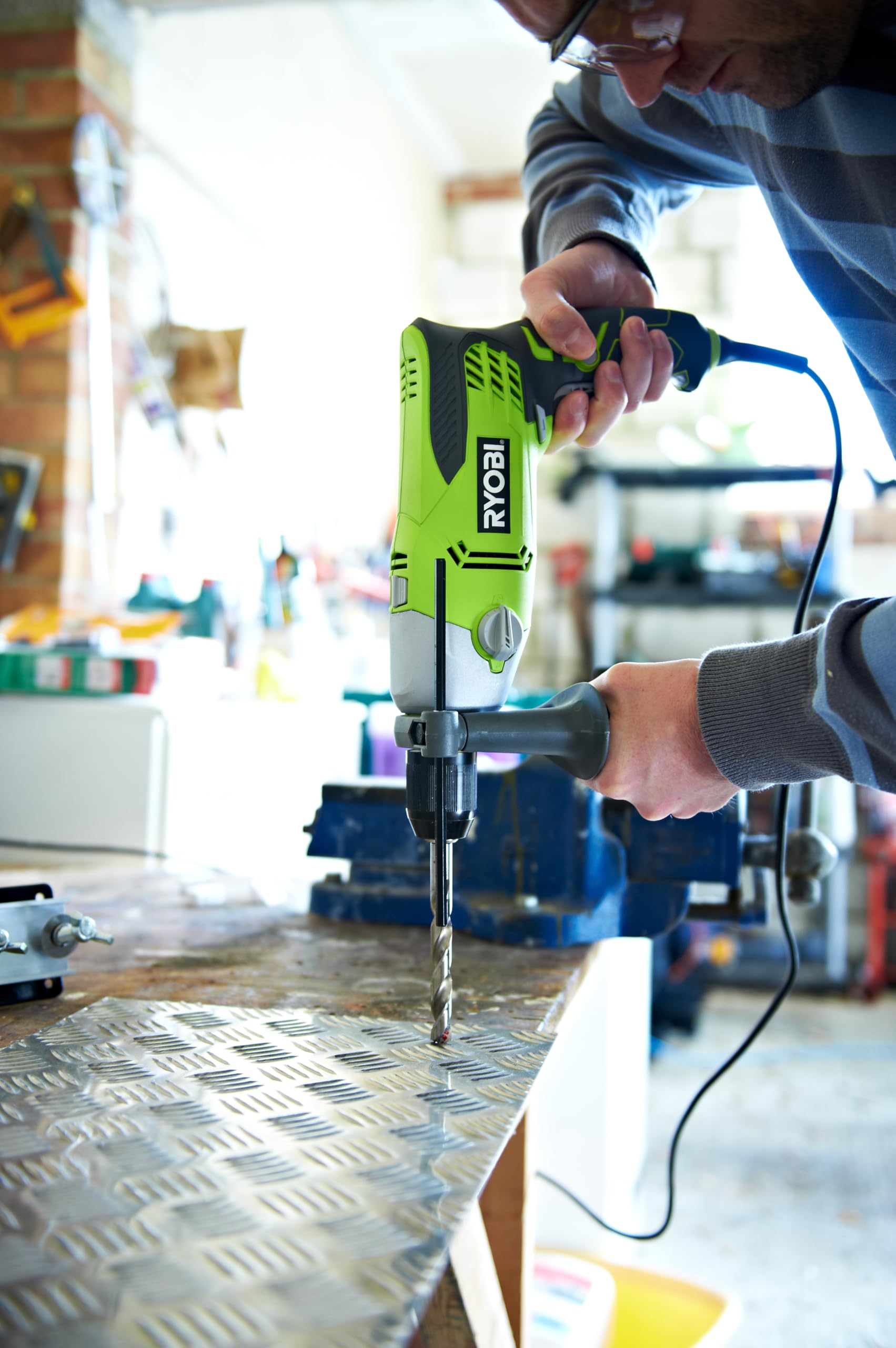 RYOBI - Perceuse à Percussion 1200W RPD1200-K – Mandrin 13mm, Poignée Latérale, 2 Vitesses, Idéale Travaux Lourds Béton, Pierre, Métal