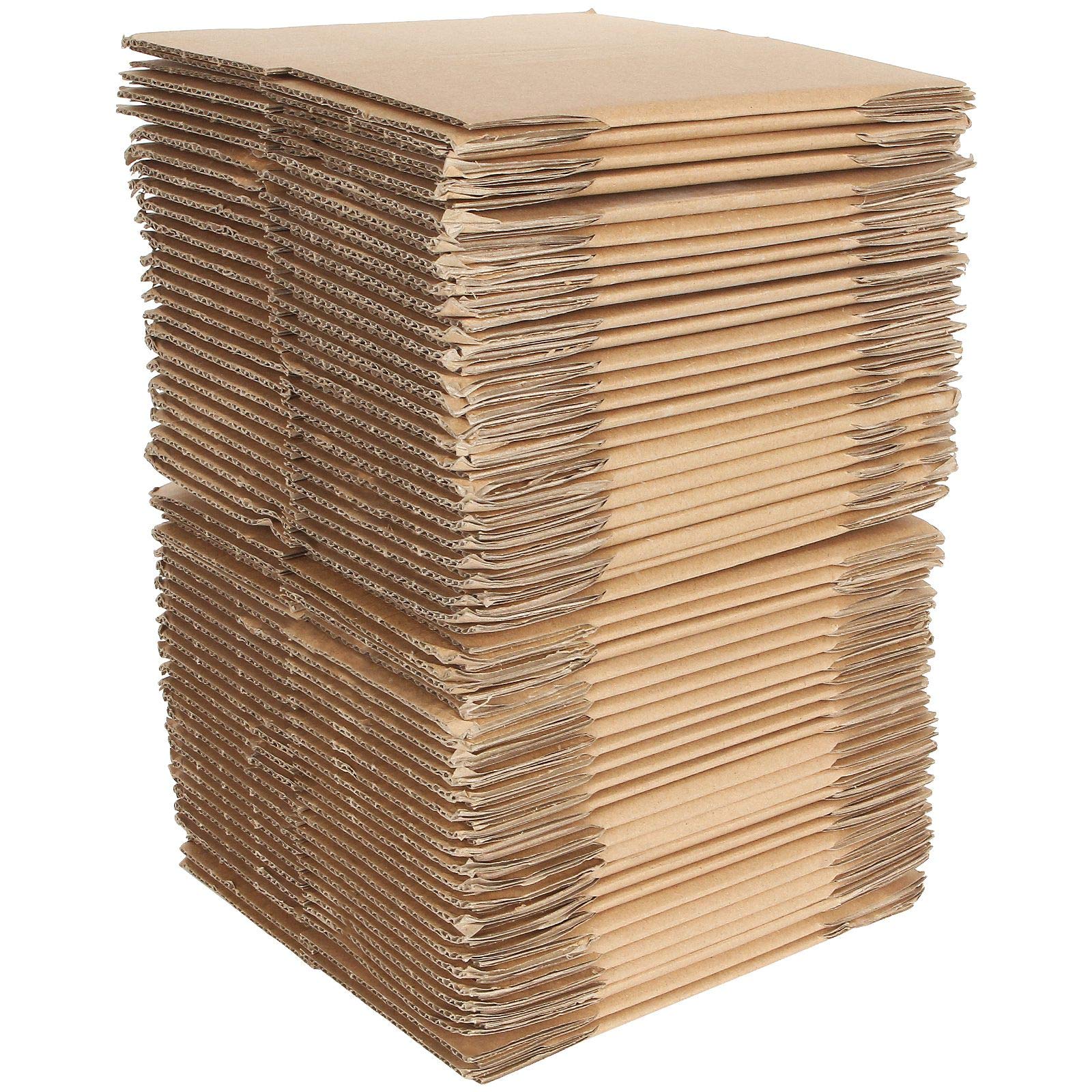 Petites boîtes d'expédition en carton ondulé.