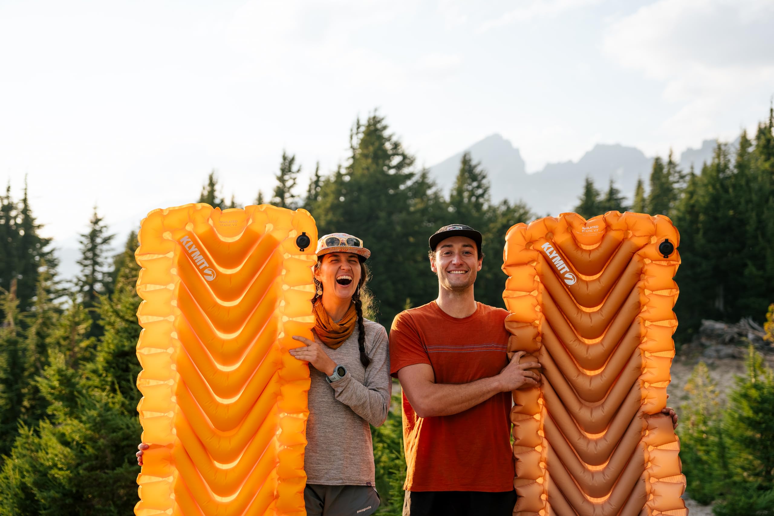 Klymit Colchoneta Inflable aislada estática V2 | Comodidad Mejorada | Portátil, Ultraligera, fácil de inflar, Cama de Aire Plegable para Camping, mochilero y Senderismo - Mezcla