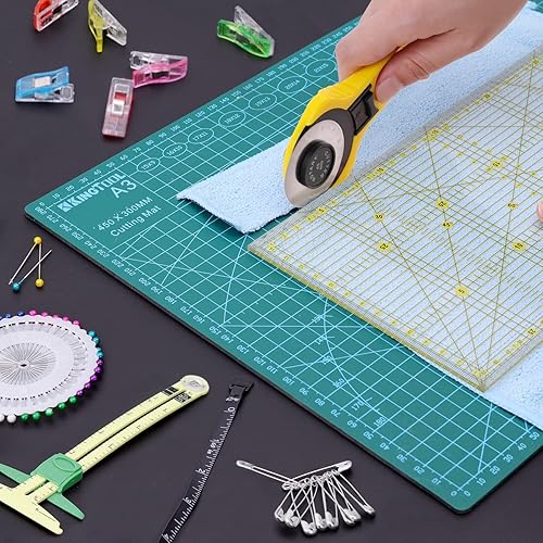 Miniatura 7 de KingTool - Juego de 78 cortadores rotativos de 1.772 in con alfombrilla de corte A3, tijeras de tela, 3 cuchillas de repuesto, reglas de acolchado,