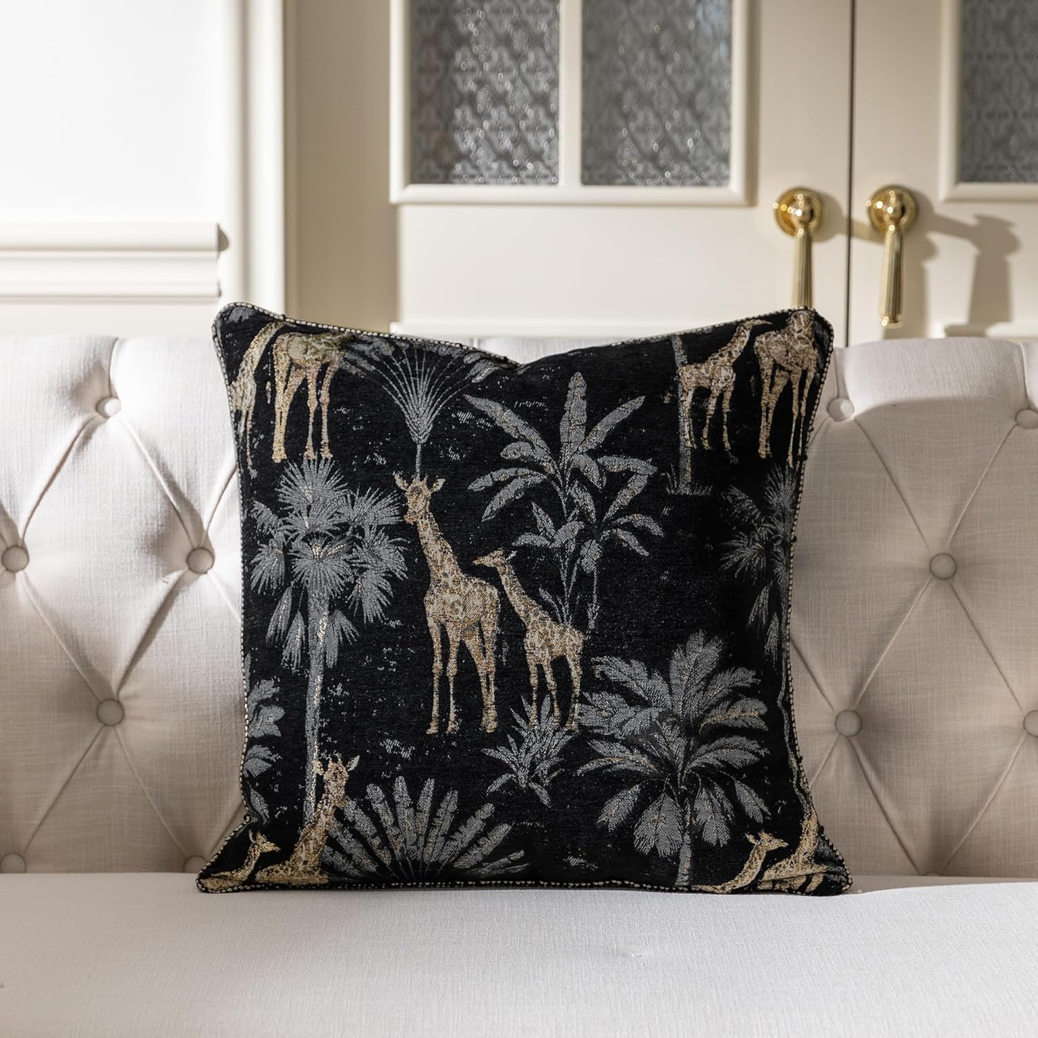 1-Piece Luxury Giraffe Palm Tree Throw Pillow Cover 20 x 20, Safari Wild Animal Pattern Chenille Jacquard Cushion Covers, Vintage Decorative Square Pillowcase for Couch Sofa Bed Car