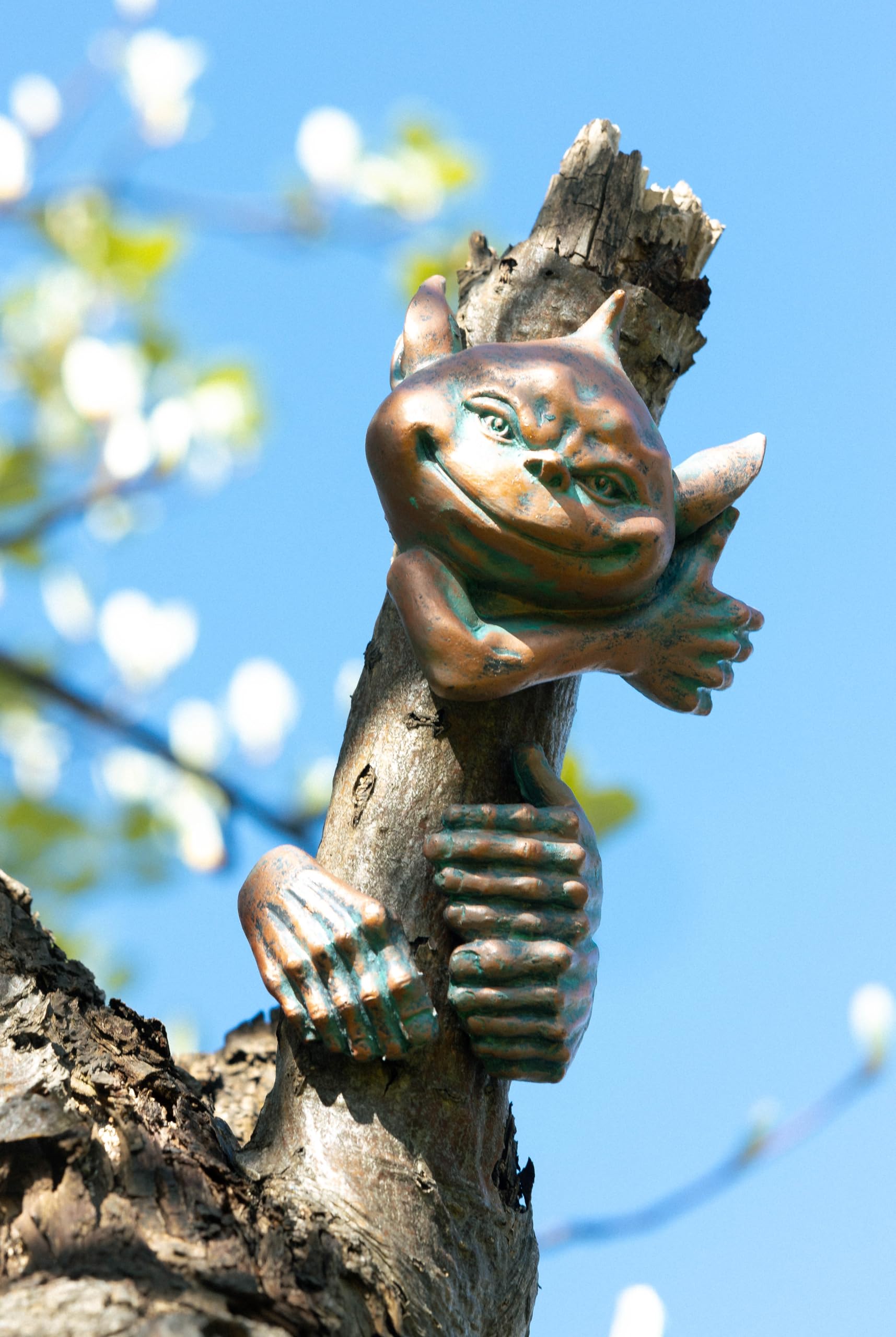 Marco Paul Tree Peeker Goblin Decoration Outdoor Tree Hugger Face Ornament Creepy Yard Decor Garden Statue Outdoor Hanging Decoration