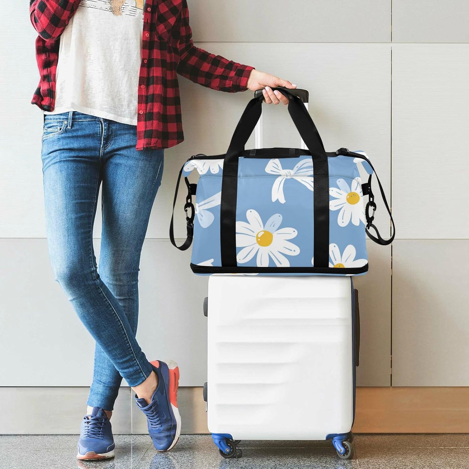 Blue Background with A White Daisies Pattern Sports Gym Bag Overnight Carry On Tote and Luggage with Toiletry Bag for Workout 2 Pcs Set