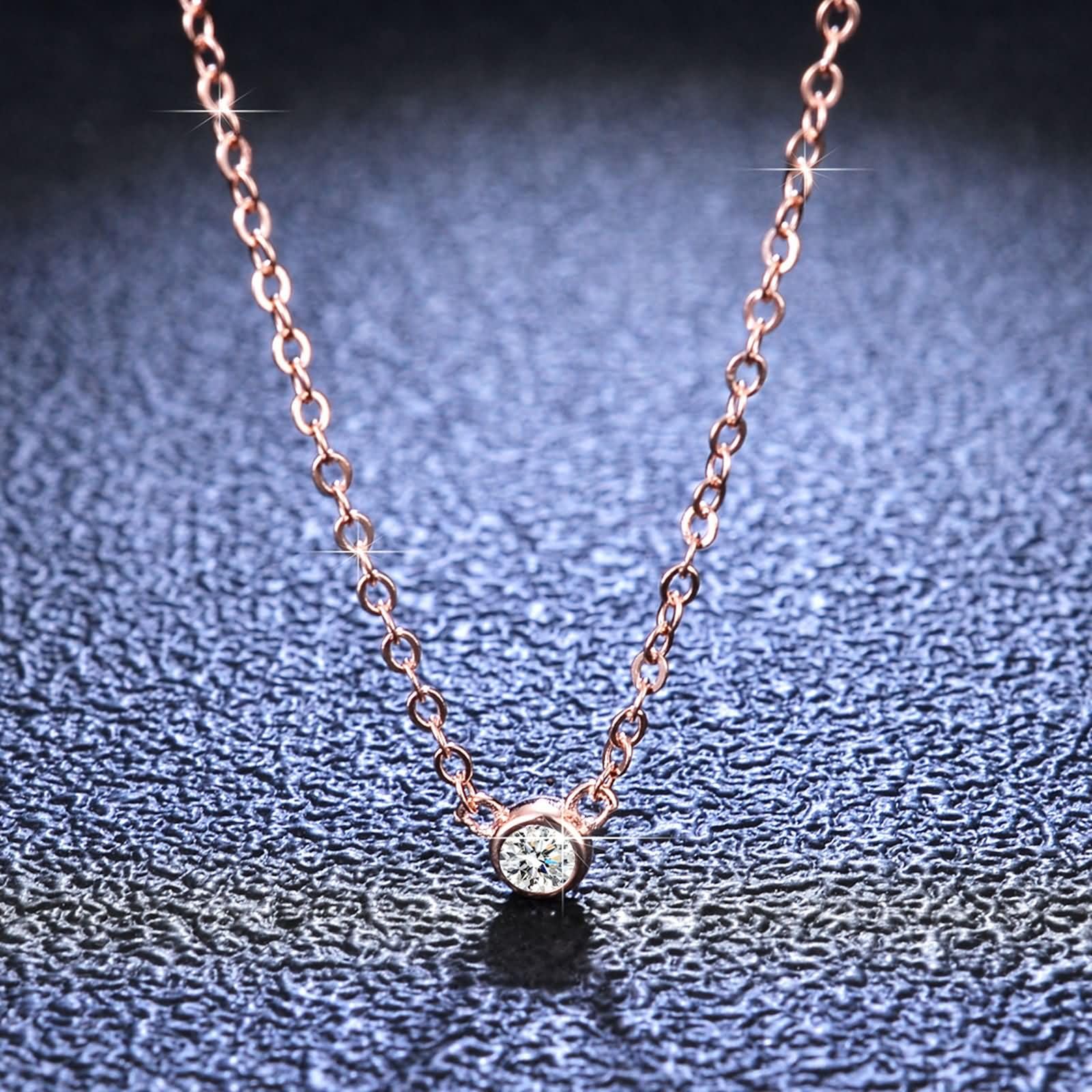 Collar de oro blanco para mujer, colgante solitario con colgante redondo de moissanita de 0,1 quilates, collares de 9 K, 14 y 18 quilates