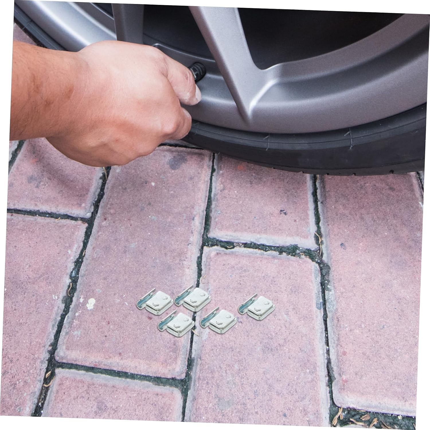 BESTOYARD 100pcs Heavy Duty Aluminum Alloy Tire Balancing Weights for Cars Easy Installation Clip Wheel Weight Blocks to Reduce Road Vibrations and Improve Stability