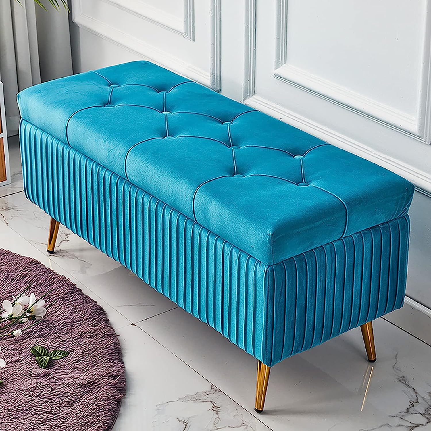 Ottoman de rangement rembourré pour une entrée design et ordonnée