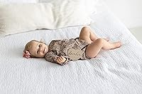 Vista 7 de Kate & Milo Juego de Tarjetas de Hitos de Bebé de Madera en Forma de Corazón – 1-12 Meses, Accesorio de Fotos Mensual Neutro en Género como Recuerdo