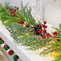 Vista 8 de Lulu Home Guirnalda de Navidad preiluminada de 9 pies, 30 luces LED de Navidad con piñas y bayas rojas, guirnalda a pilas con temporizador