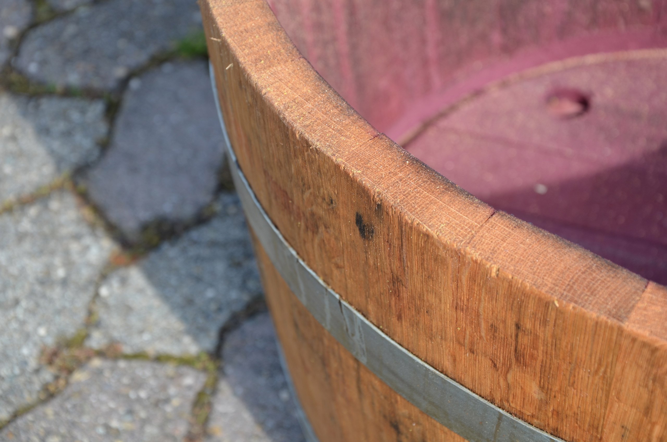 Temesso Demi tonneau de vin en Bois Naturel de chêne avec Effet huilé (avec Sangles et roleaux)