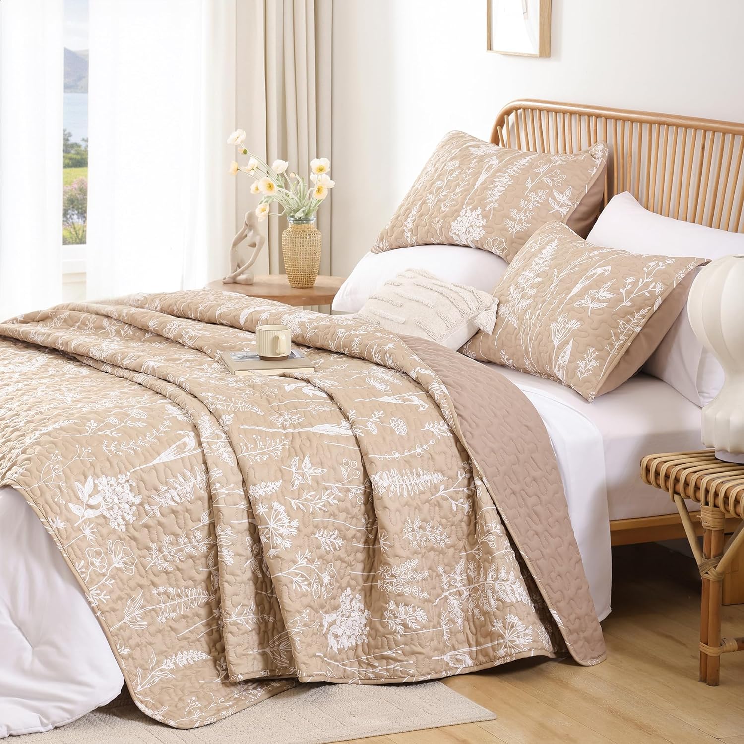 JANZAA Quilt King Size Taupe Quilt Bed Spread Boho Quilt with Floral Pattern Microfiber Quilts Set 3 Pieces Lightweight Comforter Reversible Bedding Set 1 King Size Quilt and 2 Pillowcases - Image 6