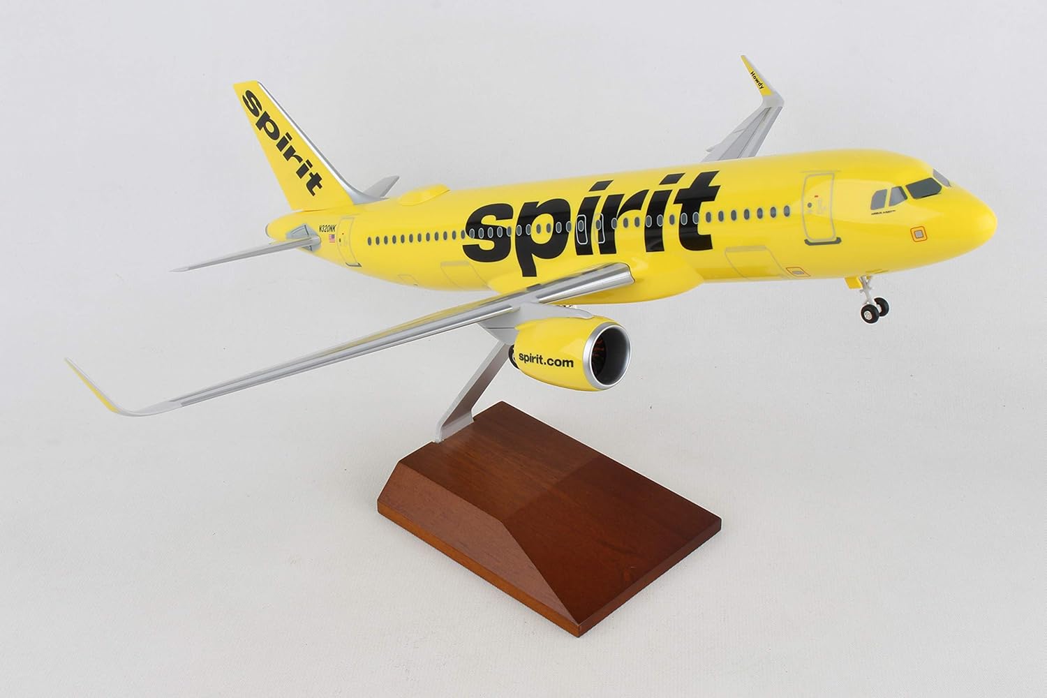Daron Skymarks Spirit A320neo 1/100 with Wood Stand & Gear & WiFi Dome