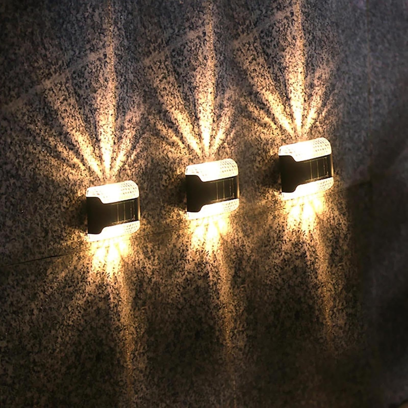 Set da 4 Lampade LED per Esterni, Luci Solari per Recinzioni E Prati (impermeabilità IP65) – Decorazioni Solari Luminose E Durevoli per L'illuminazione del Giardino(Warm Light)