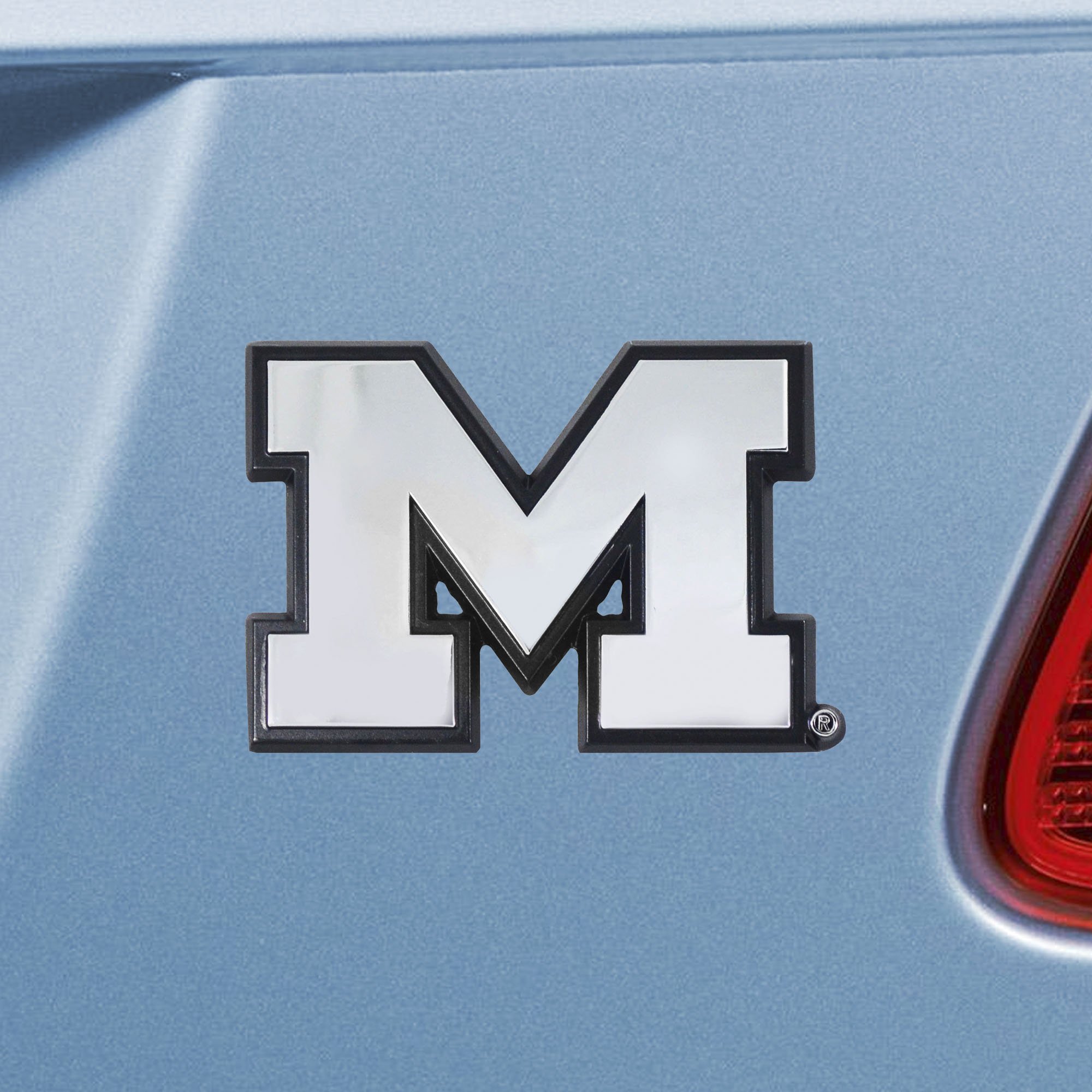 FANMATS 14824 Michigan Wolverines 3D Chrome Metal Auto Emblem