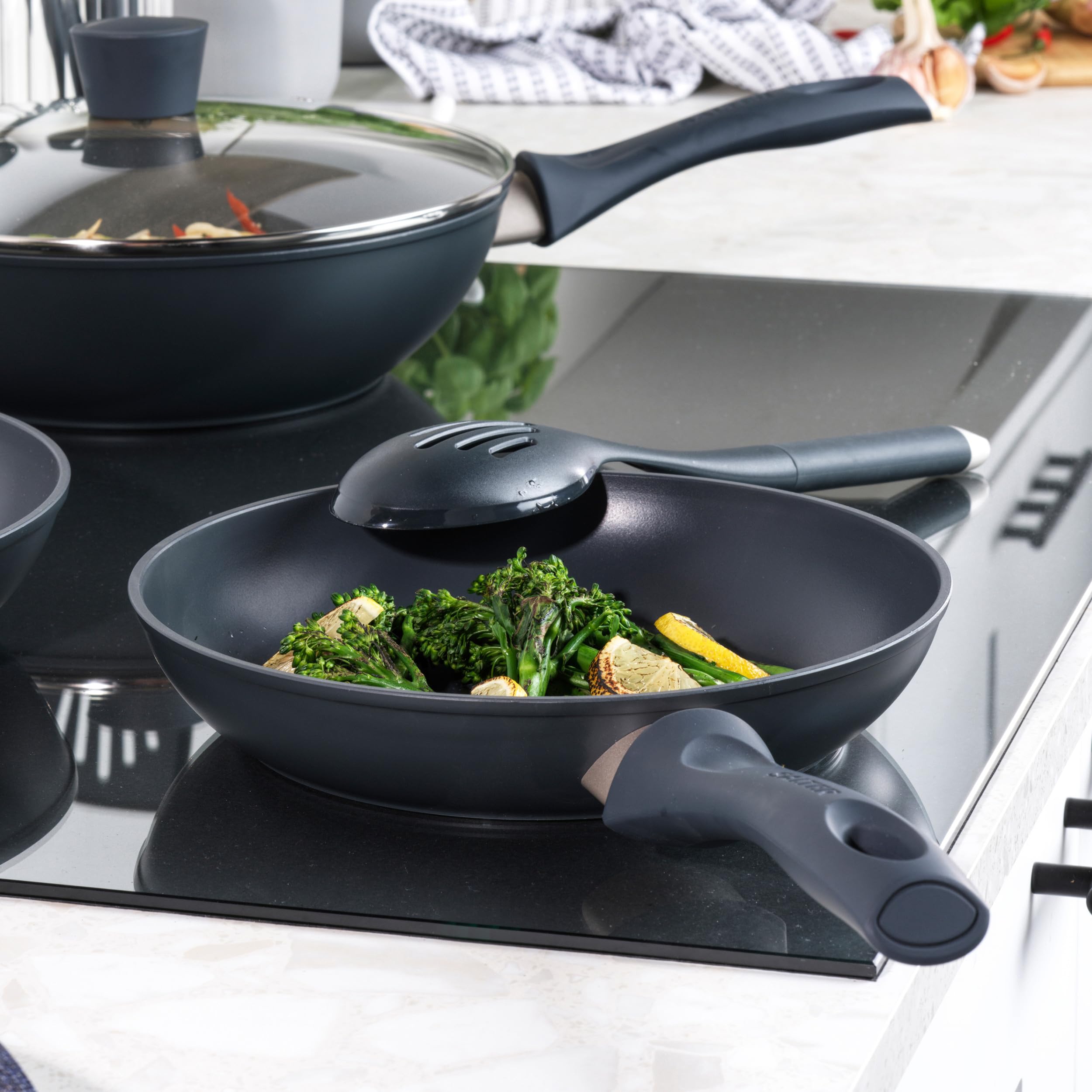 Salter COMBO-8695 Marino 6 Piece Utensil & Frying Pan Set - 24/28/30cm Non-Stick Induction Frying Pans, Forged Aluminium, Heat Resistant Nylon Utensils, Slotted Spatula, Slotted Spoon, Solid Spoon