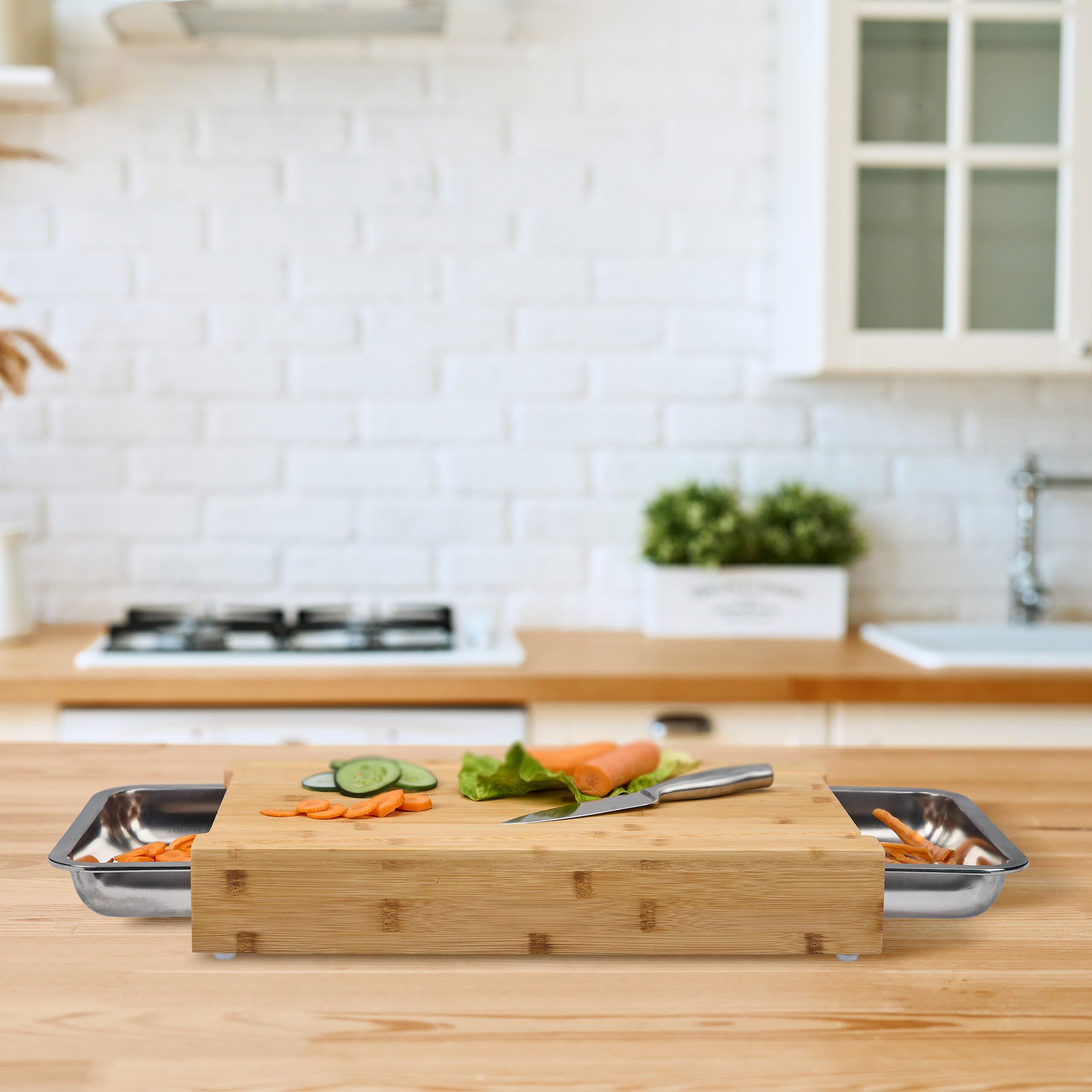 Relaxdays Tabla de Cortar con 2 Recogemigas, Pan y Carne, Madera de Cocina, Bambú y Acero, 8x45x30cm, Natural y Plateado